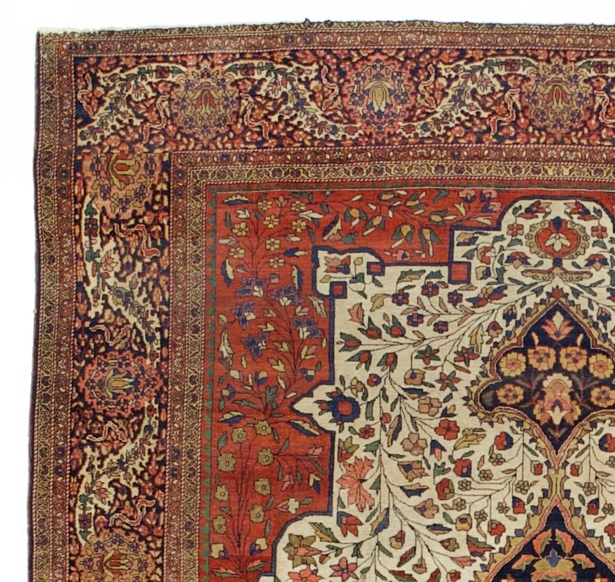 Antiker persischer Sarouk Farahan Teppich 6'9 x 9'10 im Zustand „Gut“ im Angebot in New York, NY