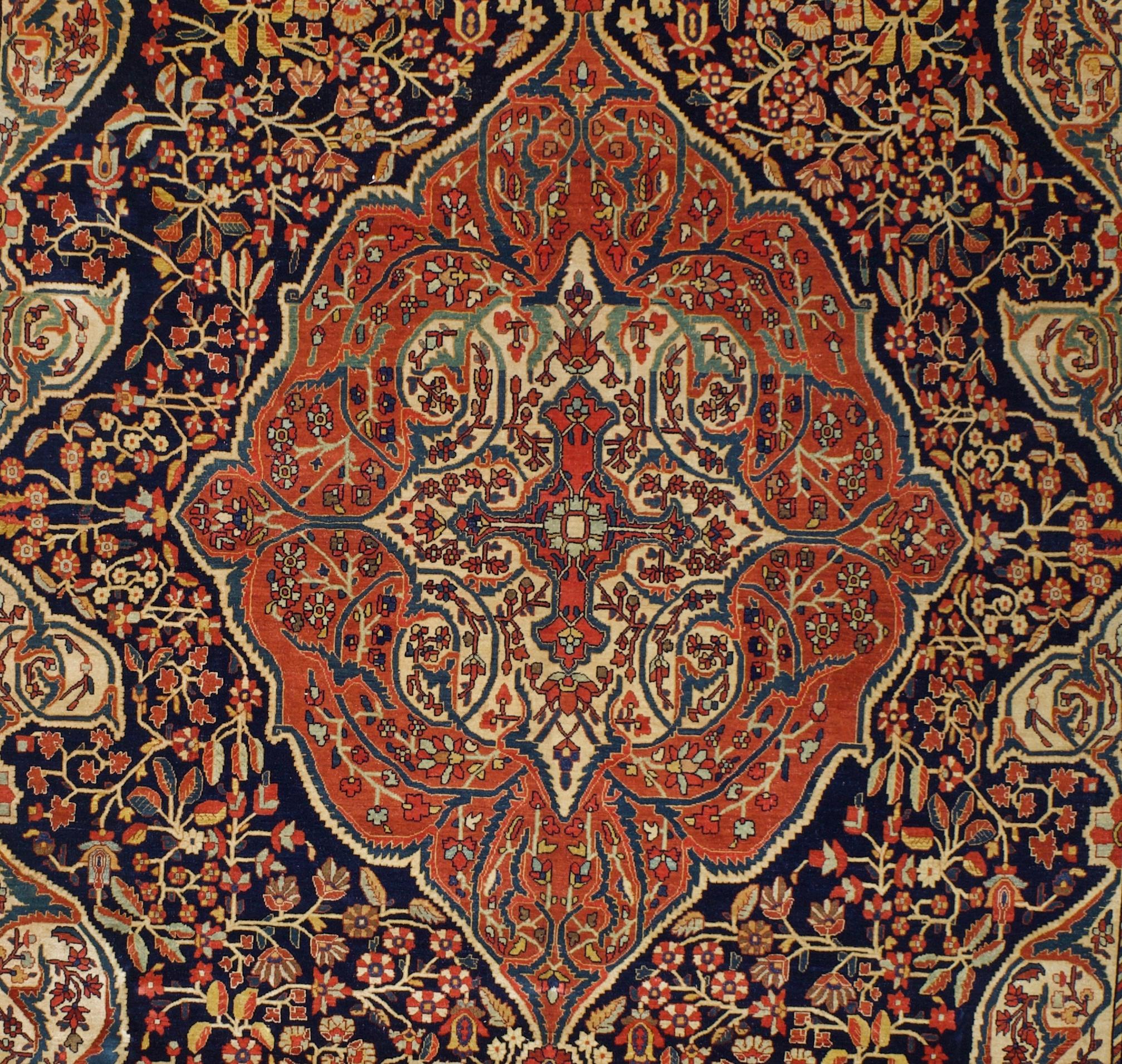 Antiker persischer Sarouk Farahan Teppich 8'10 x 12'5 im Zustand „Gut“ im Angebot in New York, NY