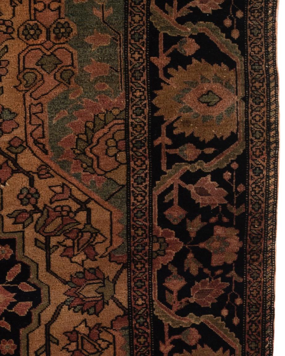 Antique Persian Farahan Sarouk Rug, circa 1880 In Excellent Condition For Sale In Secaucus, NJ