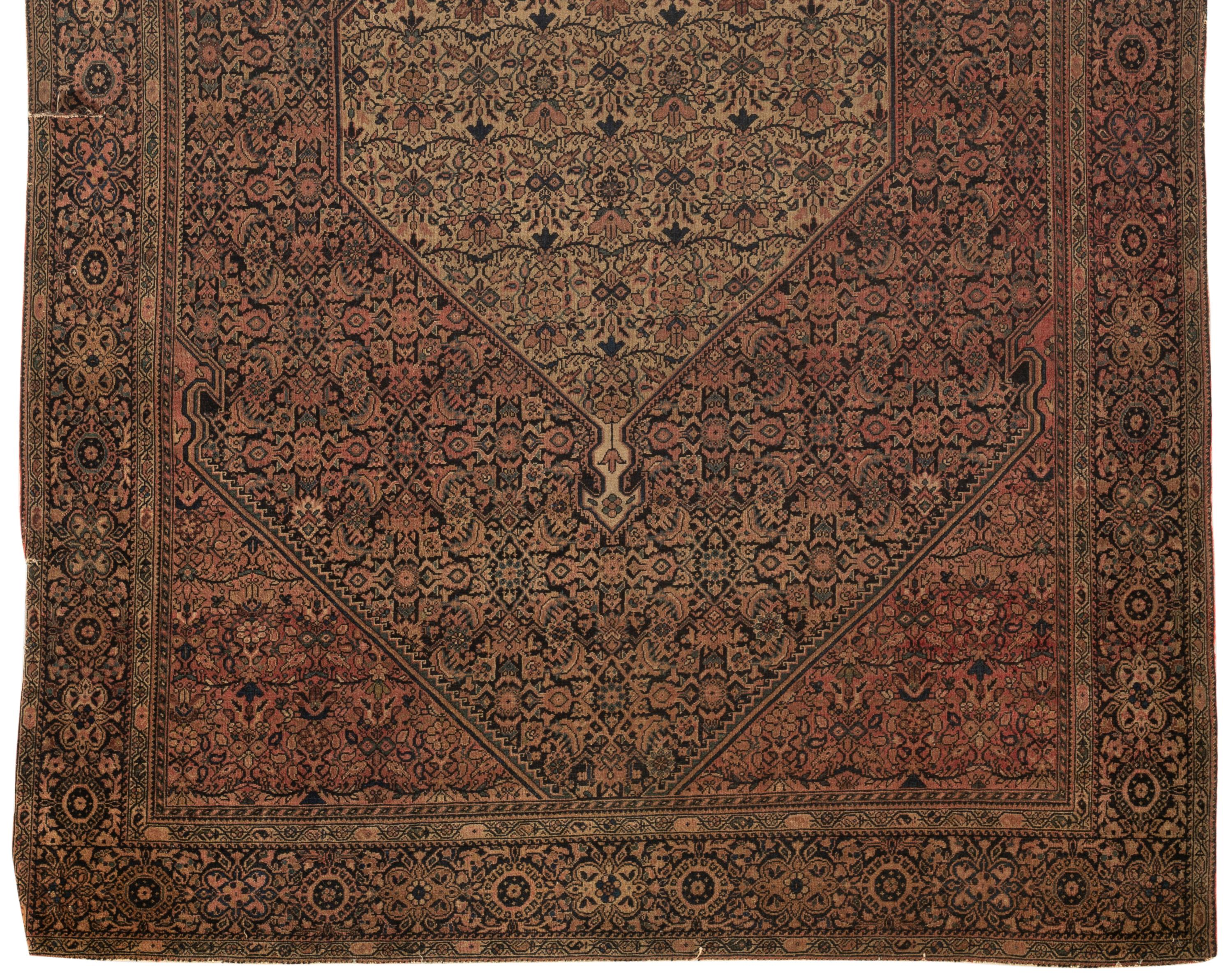 Antique Persian Farahan Sarouk Rug, circa 1880 In Distressed Condition For Sale In Secaucus, NJ
