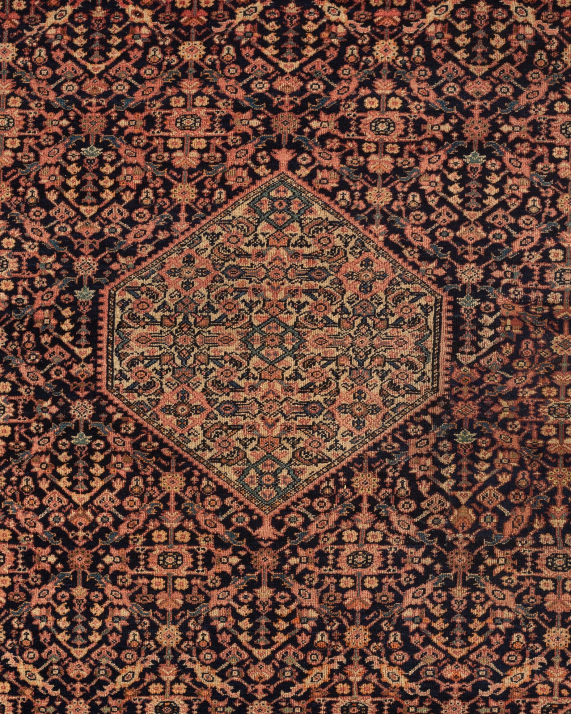 Tissé à la main Tapis persan ancien Farahan Sarouk datant d'environ 1900. en vente