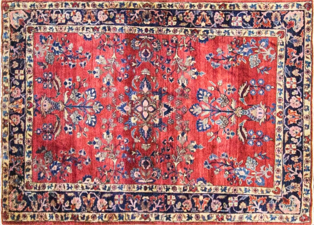 The Feraghan district area have a long history of rug and carpet weaving in the 19th century, many British companies opened oriental carpet factories and began to produce fine Persian Feraghan rugs and carpets for export to Europe. Antique Feraghan