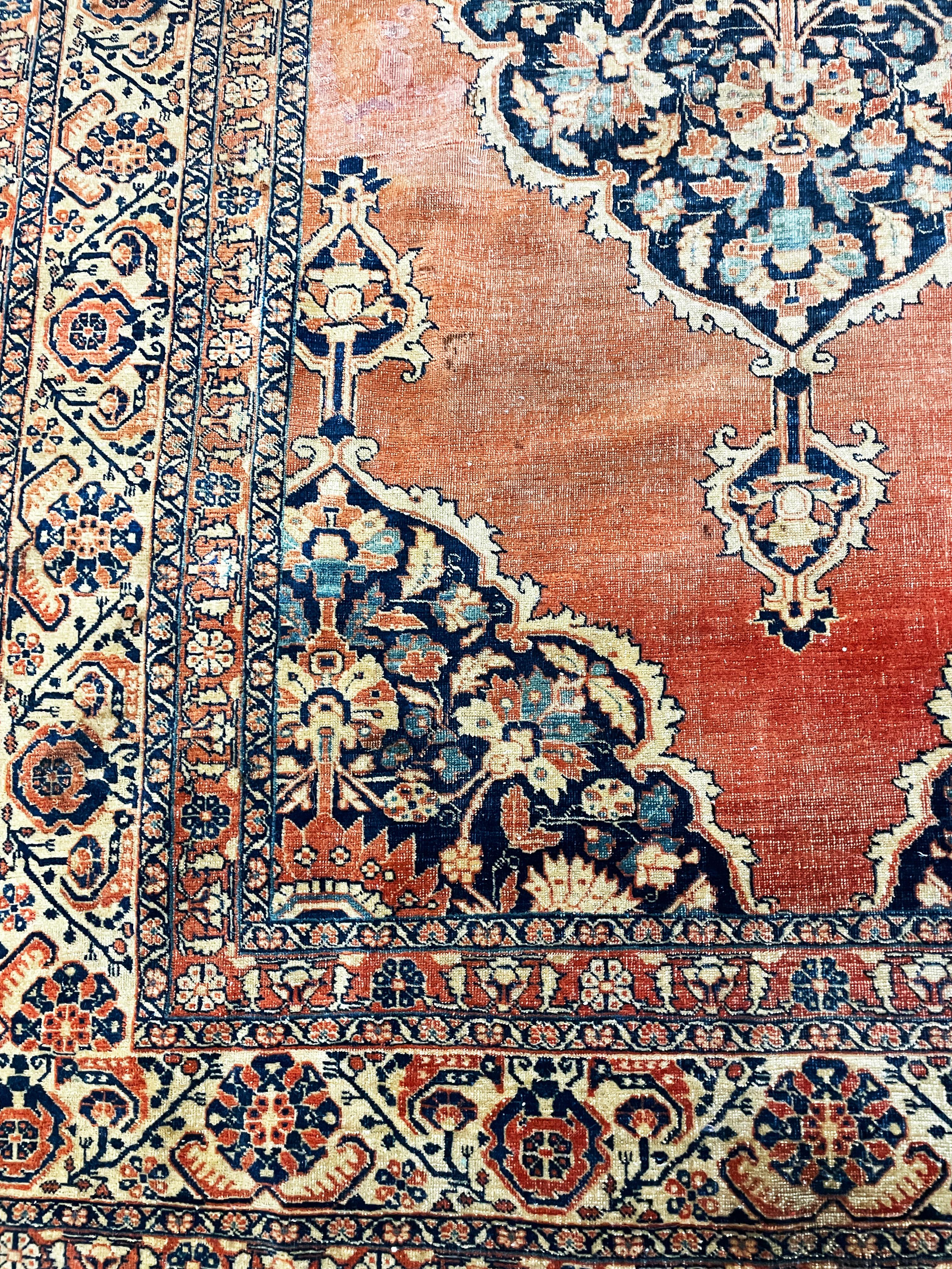 Noué à la main Ancien Sarouk persan Feraghan Sarouk, le plus décoratif en vente