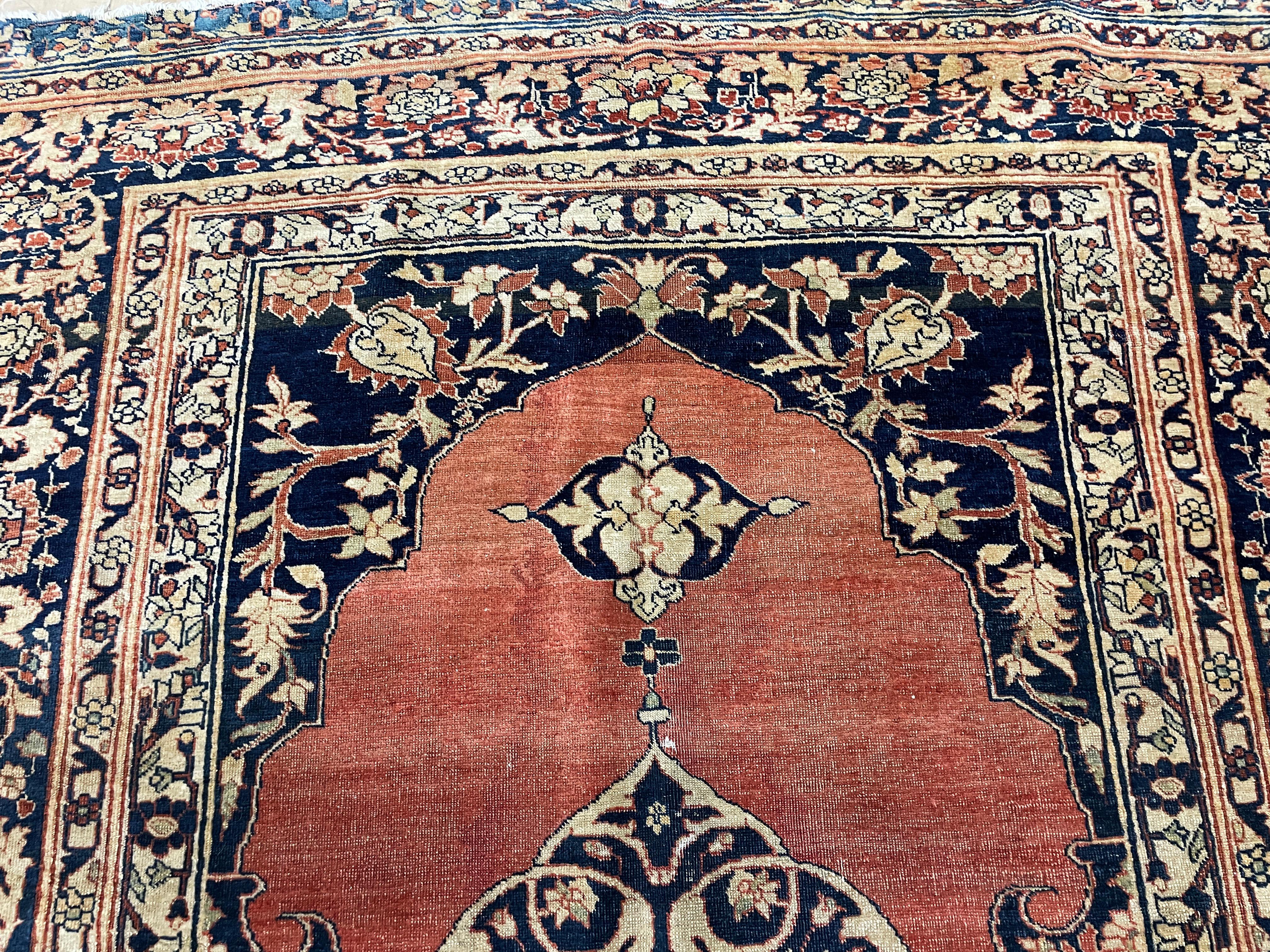 Antiker persischer Feraghan Sarouk-Schmuck aus Persien, sehr dekorativ, wie er ist (19. Jahrhundert) im Angebot