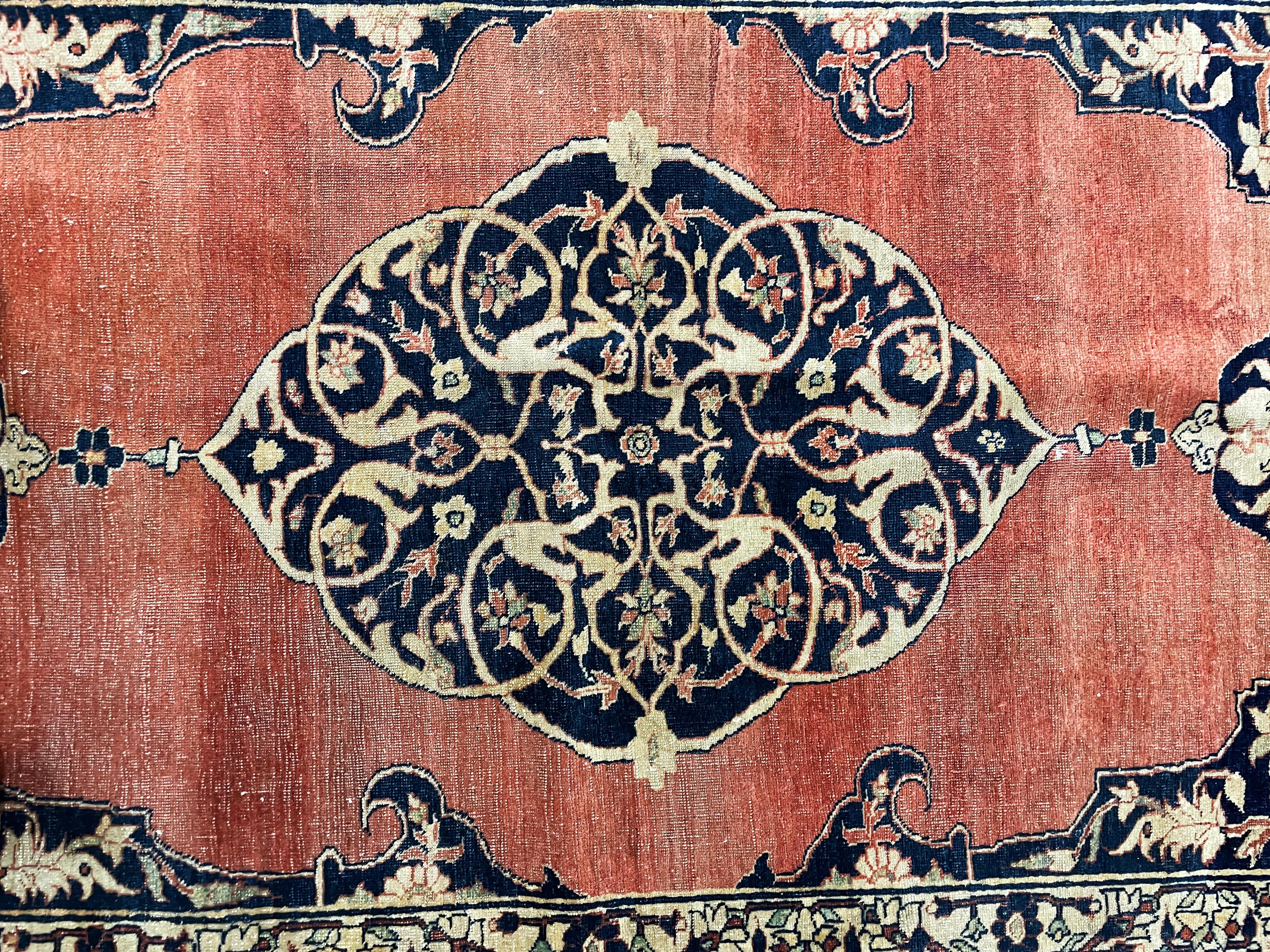 Antiker persischer Feraghan Sarouk-Schmuck aus Persien, sehr dekorativ, wie er ist (Wolle) im Angebot