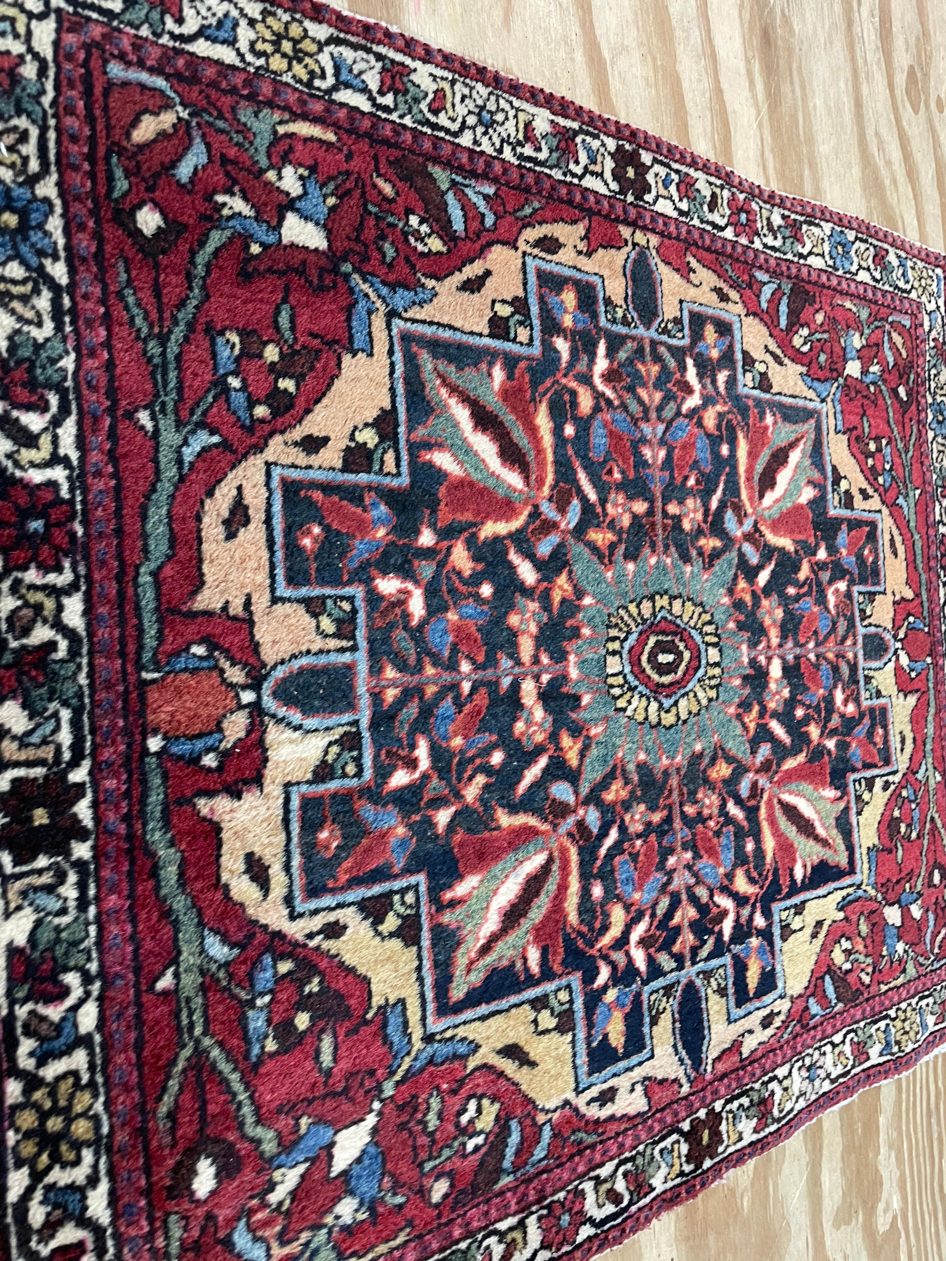 Perse Ancien Sarouk persan Feraghan Sarouk, le plus décoratif en vente