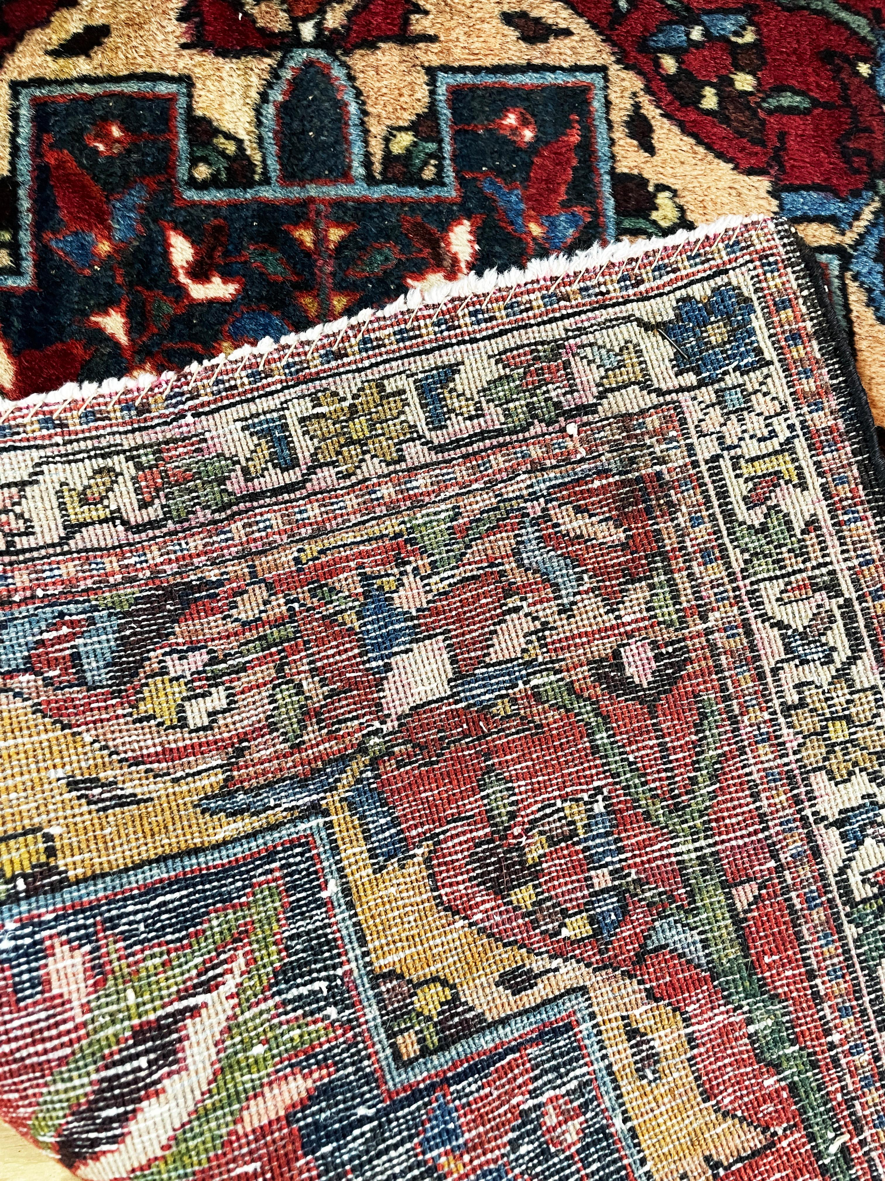 Ancien Sarouk persan Feraghan Sarouk, le plus décoratif Excellent état - En vente à Evanston, IL