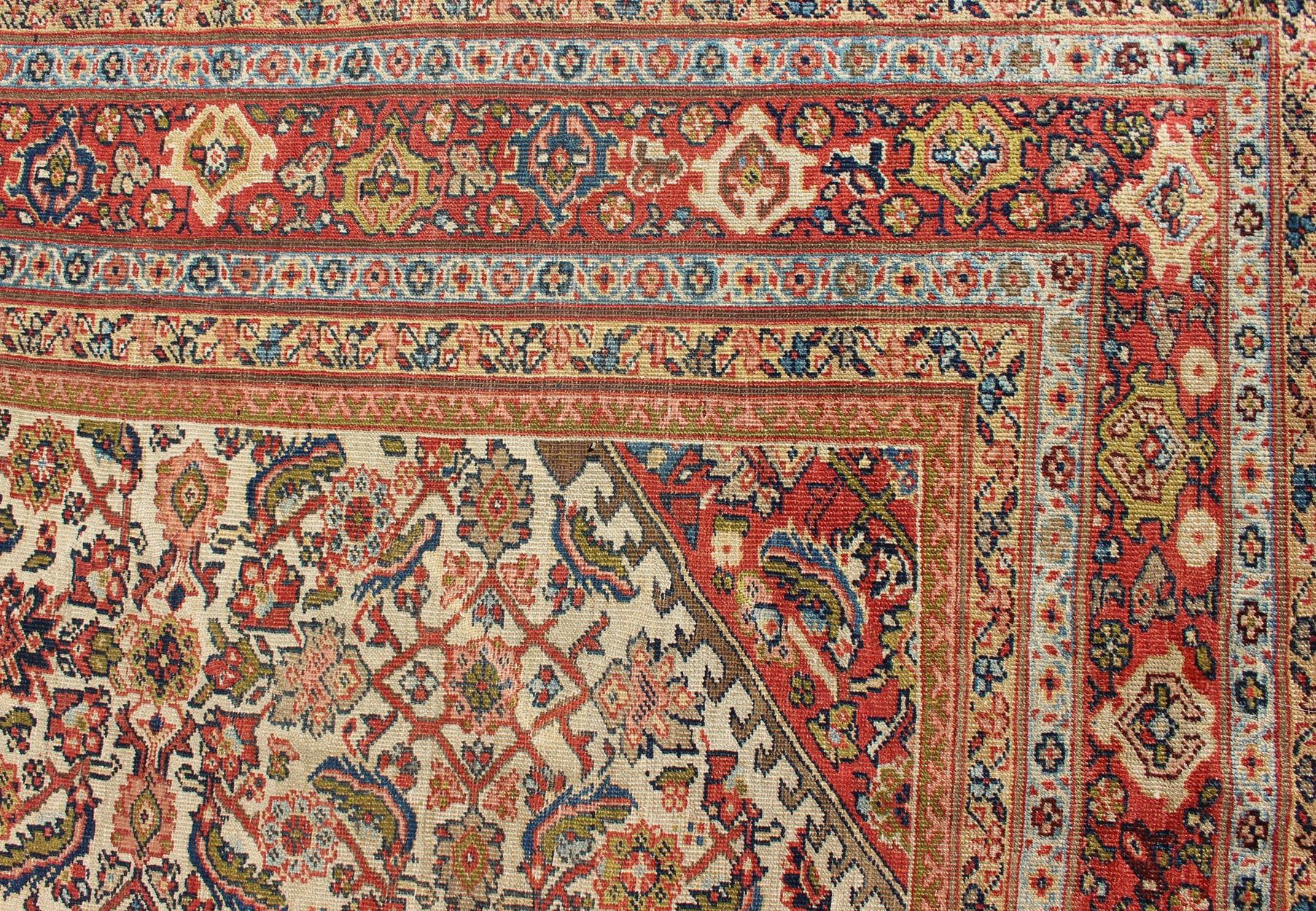 Alfombra persa antigua Ferahan con diseño Herati integral en marfil, coral y verde en venta 4