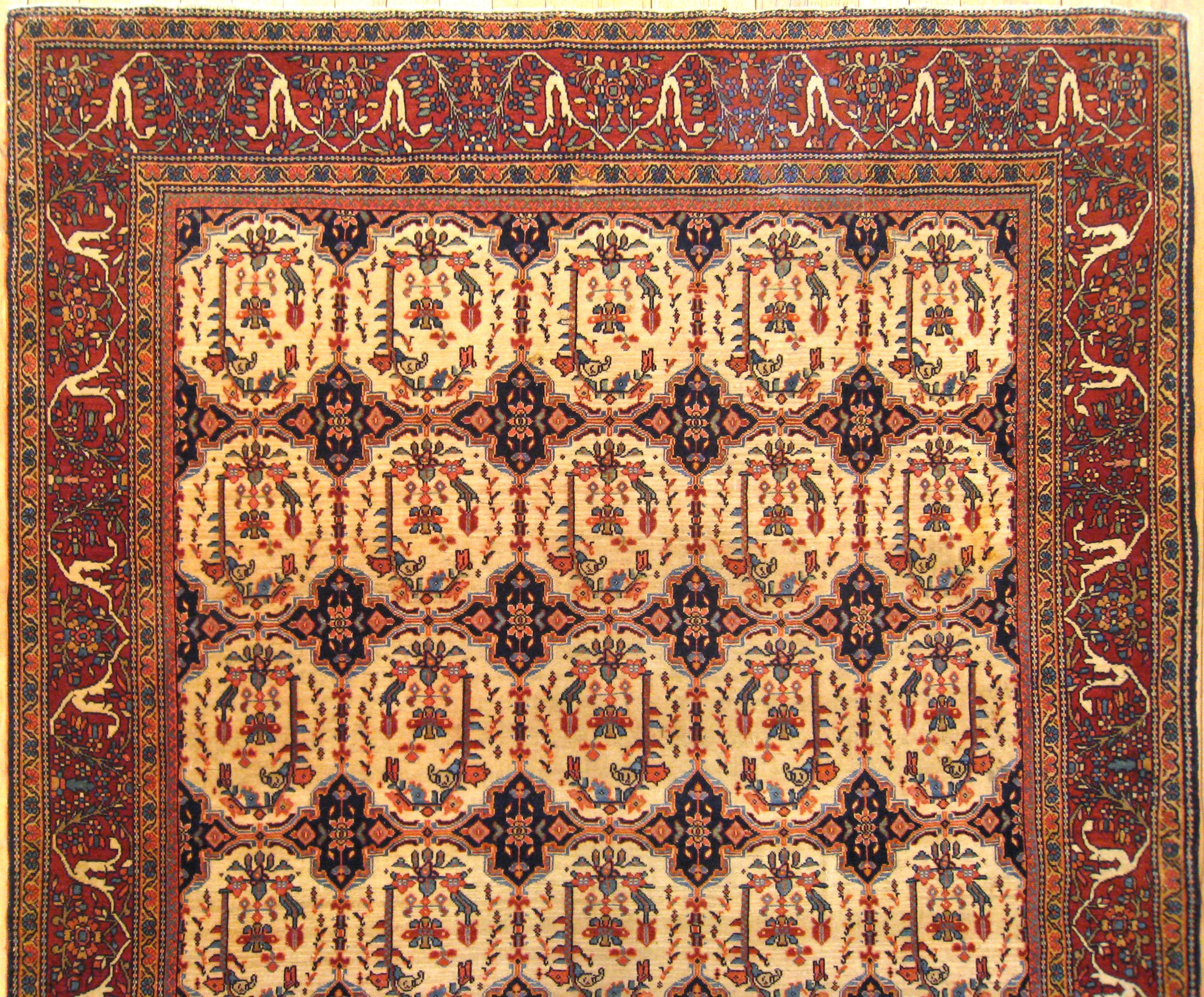 Antique Persian Ferahan Sarouk Oriental Carpet, in Small Size with Ivory Circles In Good Condition For Sale In New York, NY