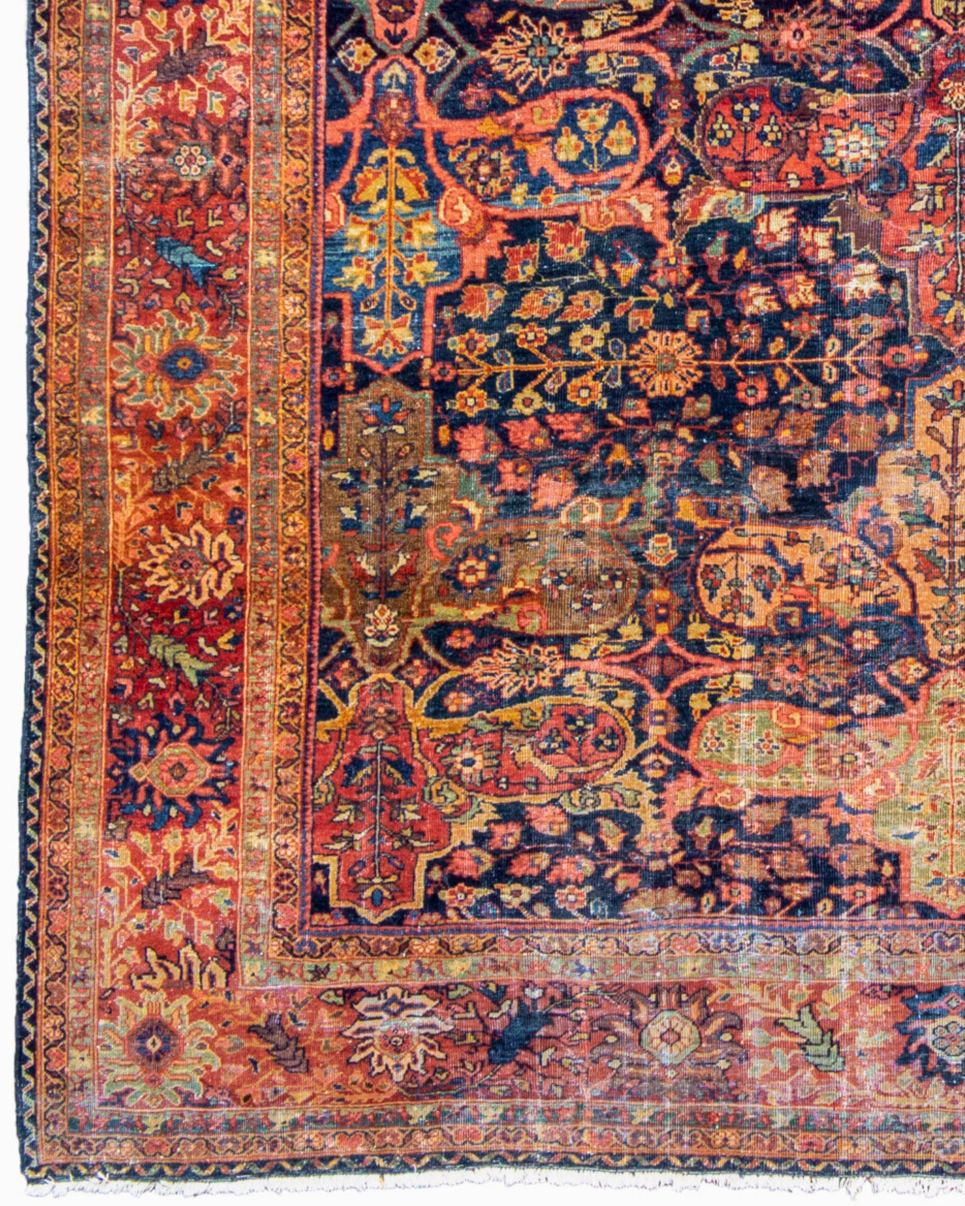 Antique Persian Fereghan Carpet, c. 1900 In Good Condition For Sale In San Francisco, CA