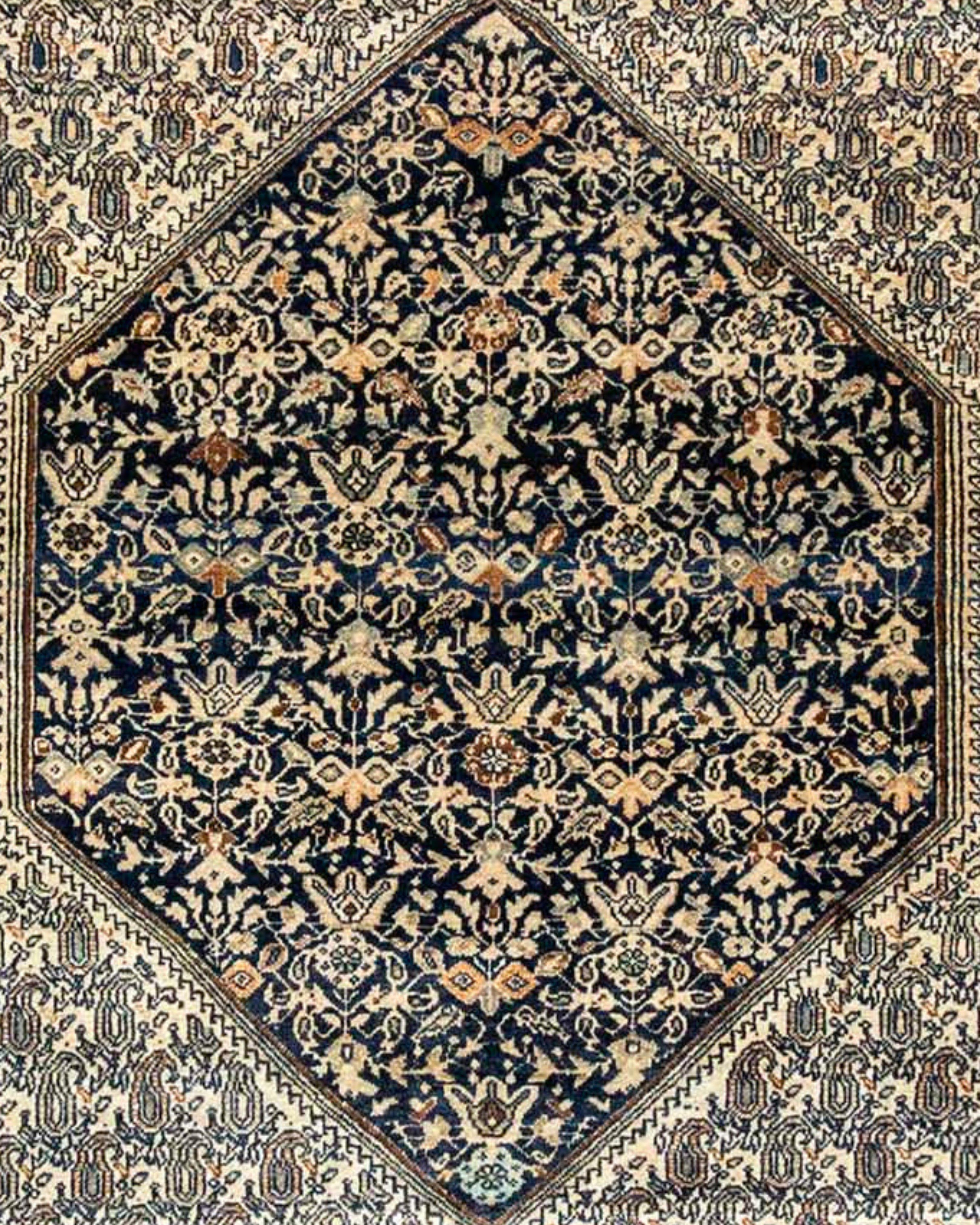 Ancien tapis persan Fereghan Sarouk, fin du 19e siècle

Informations supplémentaires :
Dimensions : 4'2