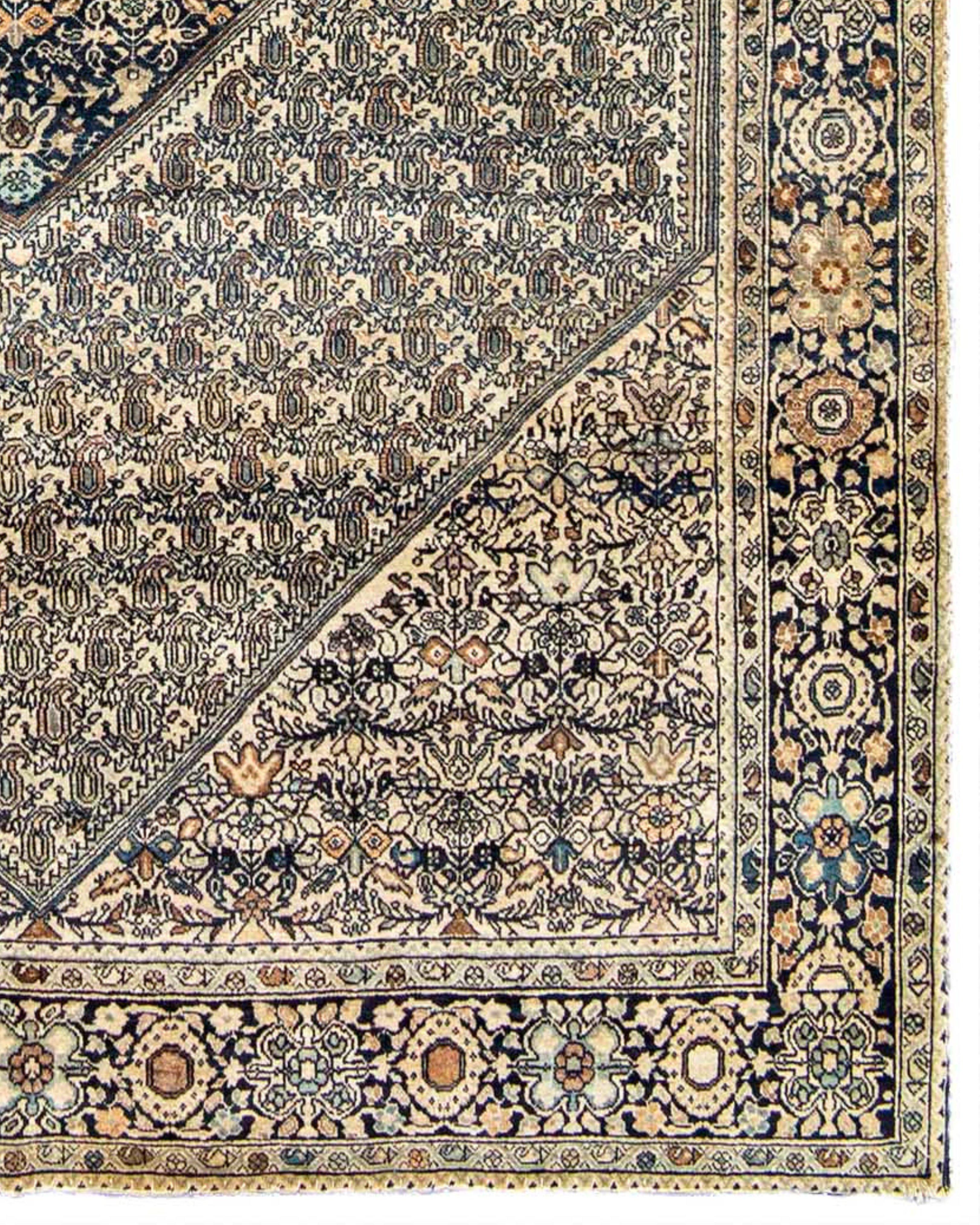 XIXe siècle Ancien tapis persan Fereghan Sarouk, fin du 19e siècle en vente