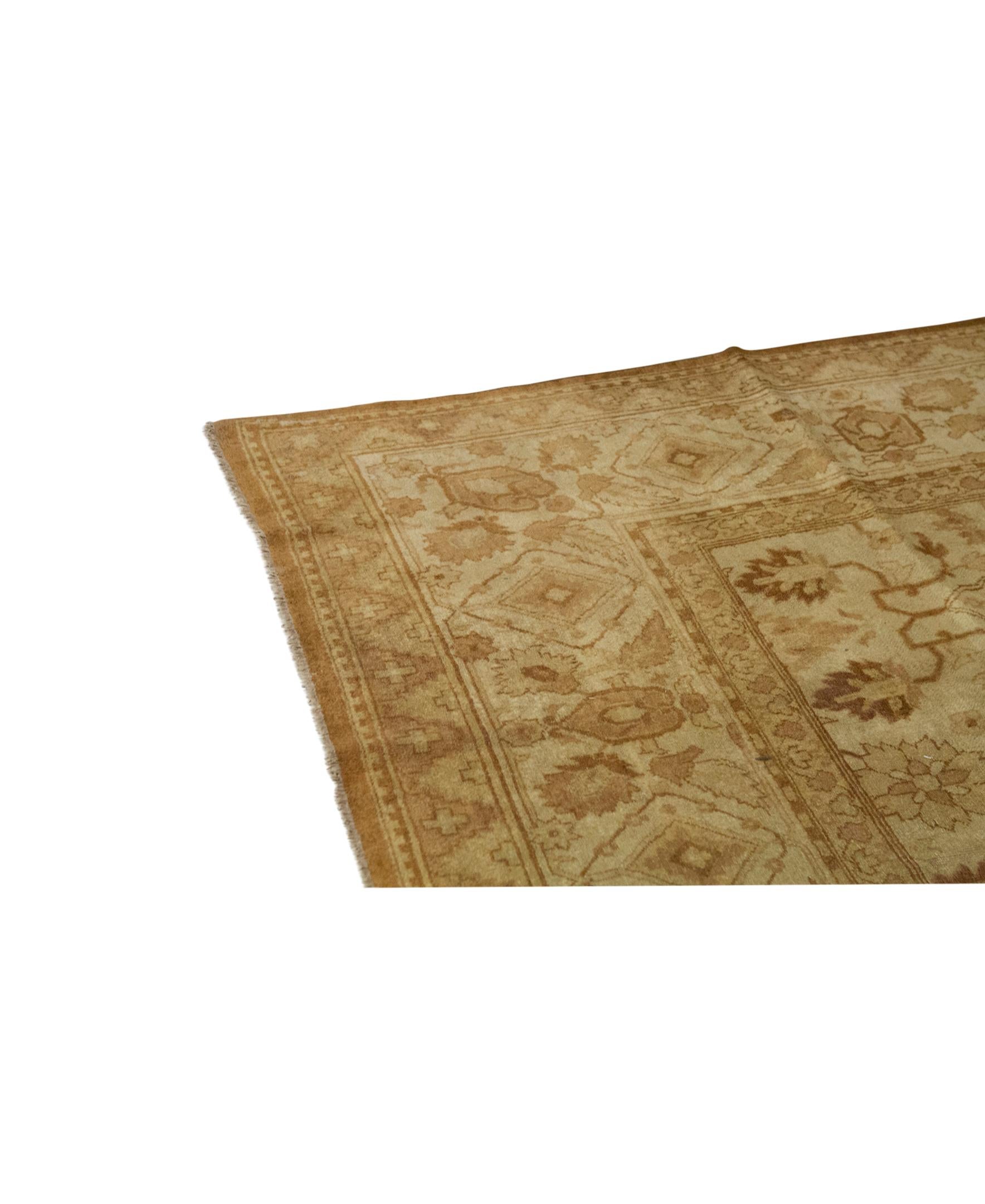   Antique Persian Fine Traditional Handwoven Luxury Wool Beige Rug. Size: 9'-9