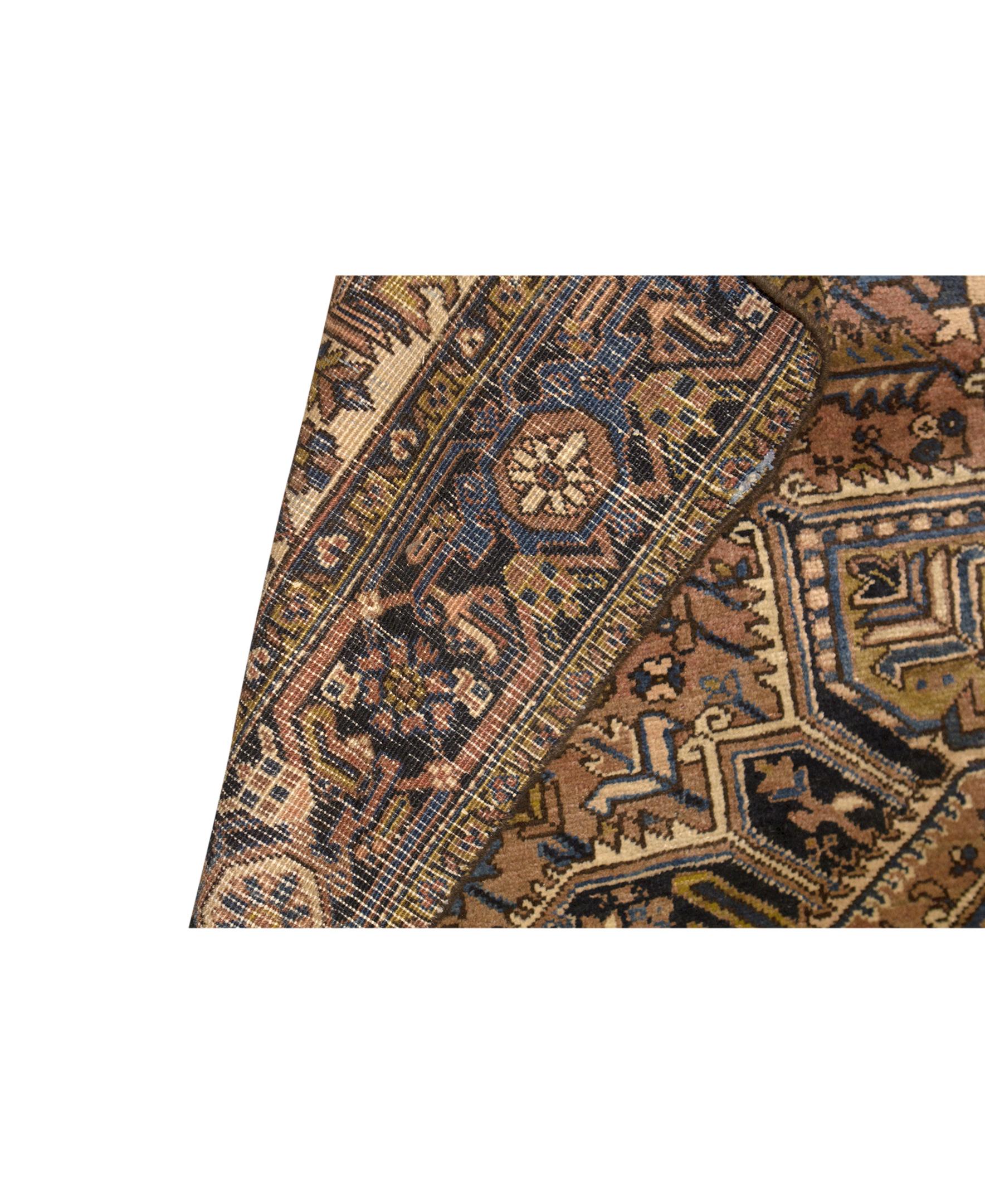 Heriz Serapi   Antique Persian Fine Traditional Handwoven Luxury Wool Rust / Navy Rug For Sale