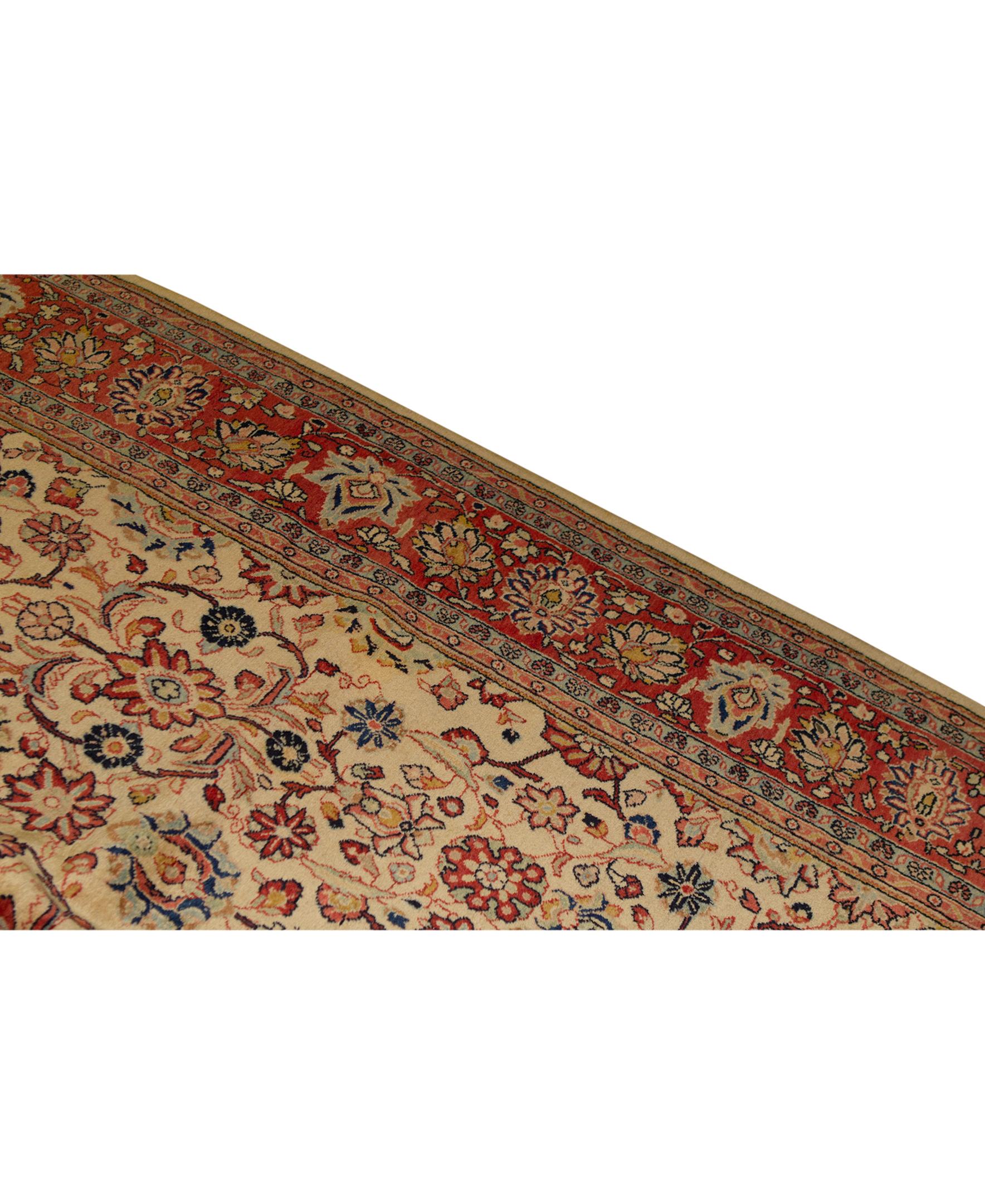   Antiker persischer, feiner, traditioneller, handgewebter, luxuriöser Teppich aus Wolle in Elfenbein / Rost (Sarouk Farahan) im Angebot