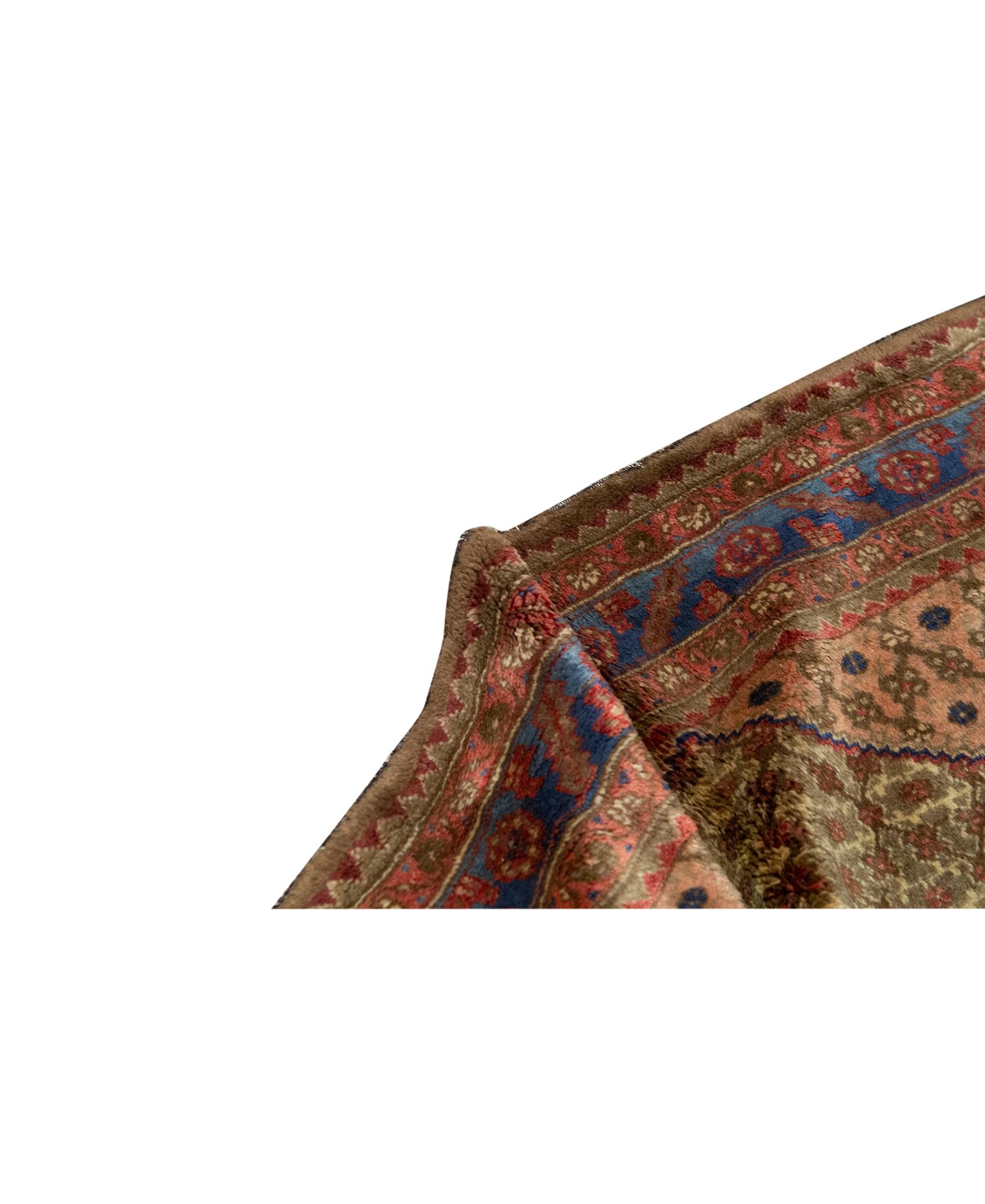 Hand-Woven Antique Persian Fine Traditional Handwoven Luxury Wool Cream Rug For Sale