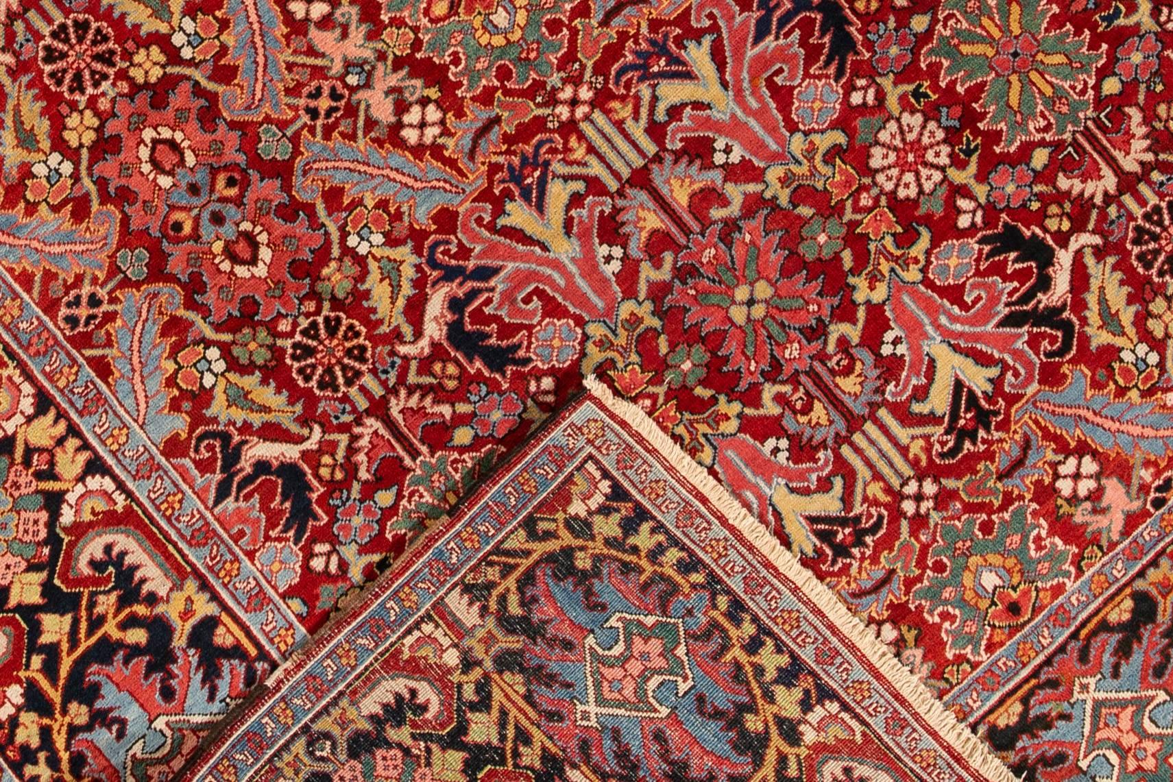 Heriz Serapi Early 20th Century Antique Persian Fine Heriz Wool Rug For Sale