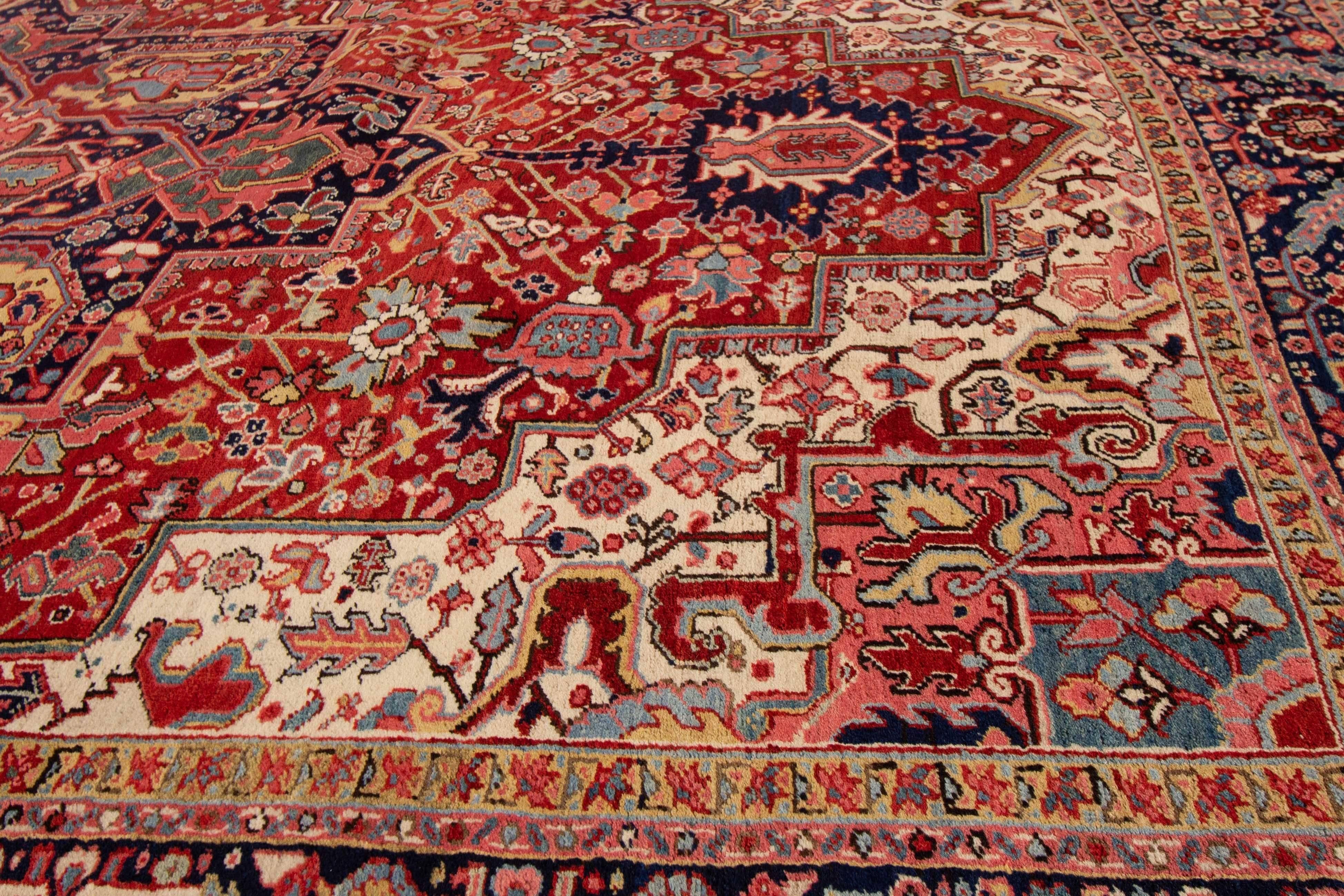 Early 20th Century Antique Persian Fine Heriz Wool Rug For Sale 2