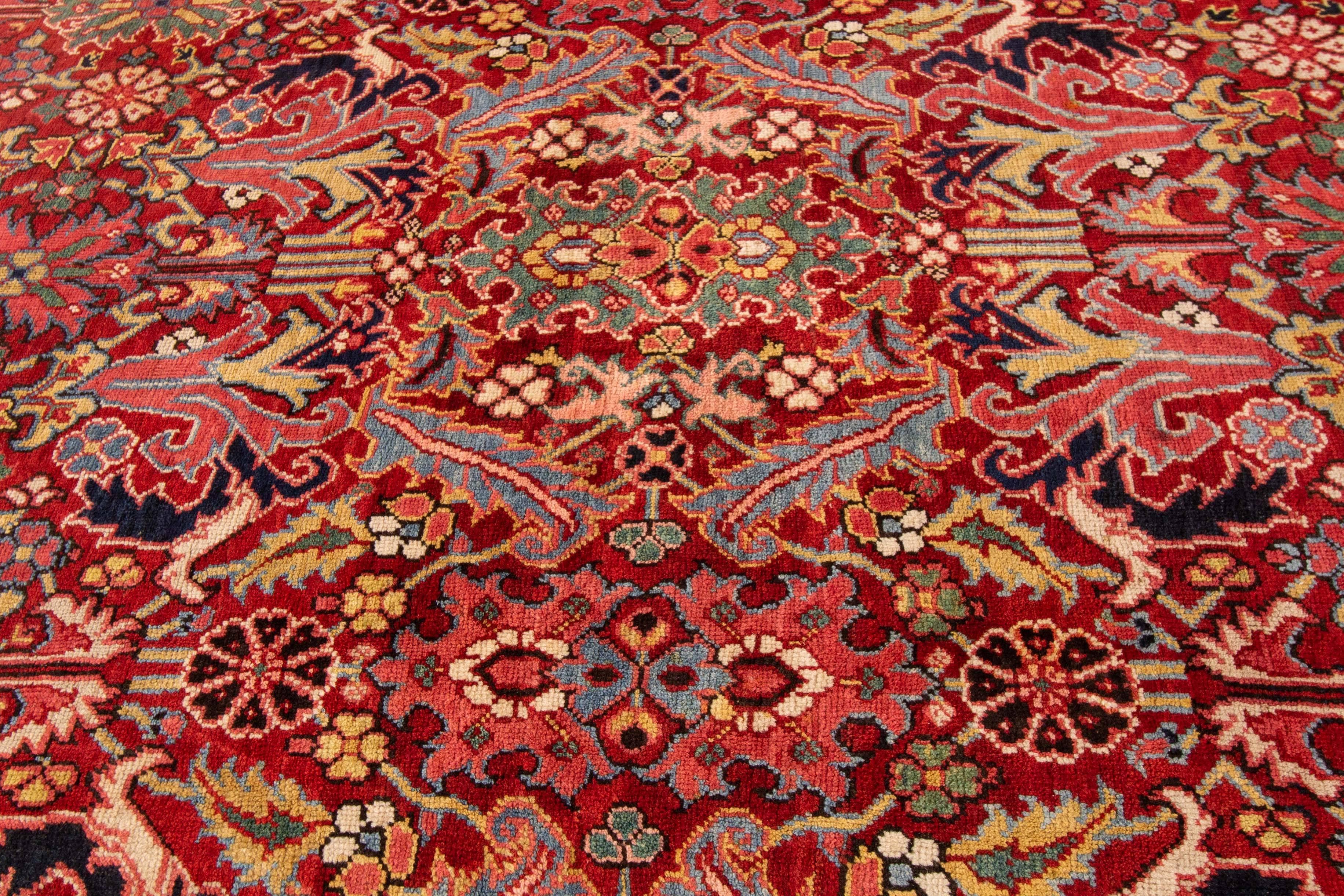 Early 20th Century Antique Persian Fine Heriz Wool Rug For Sale 2
