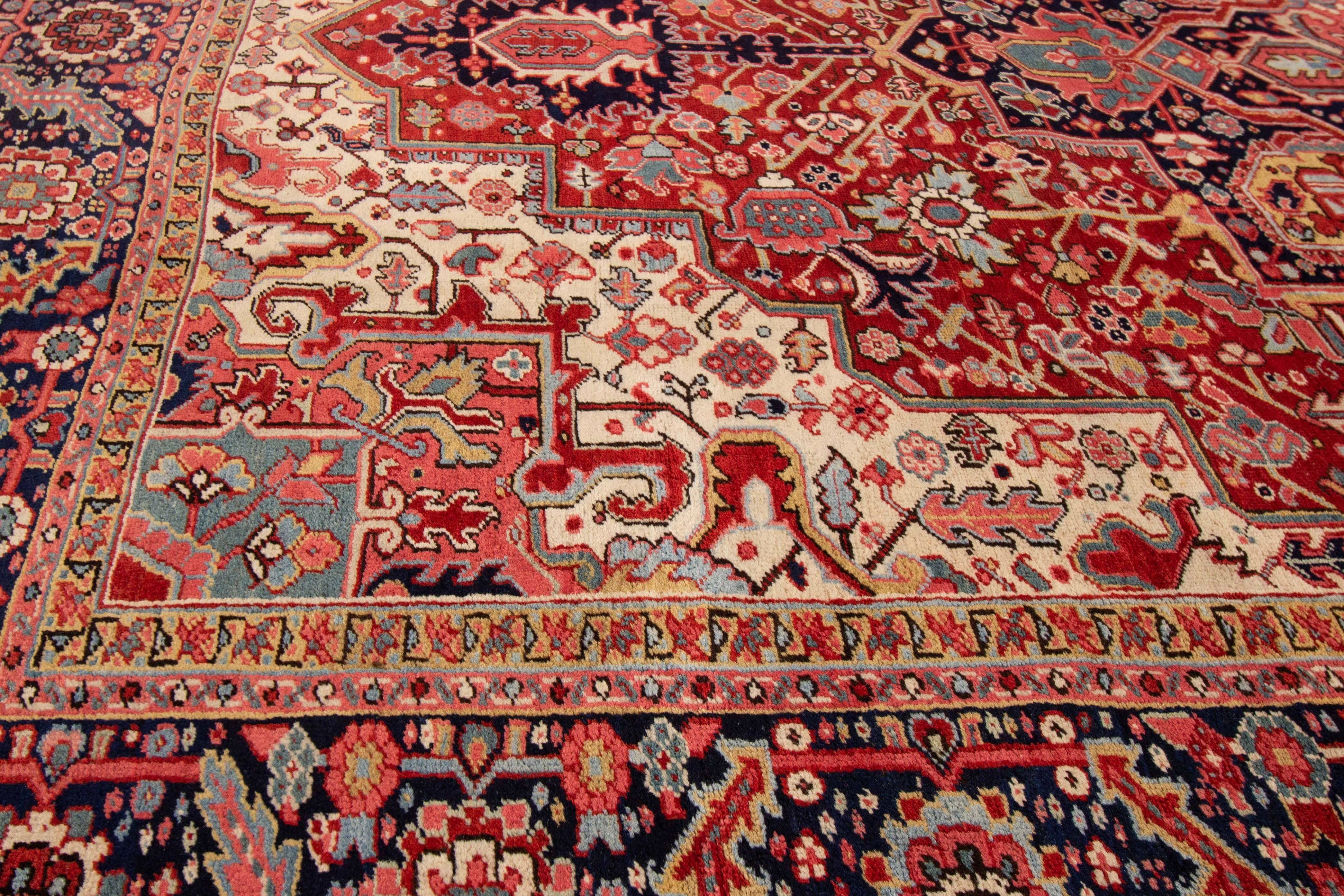 Early 20th Century Antique Persian Fine Heriz Wool Rug For Sale 4