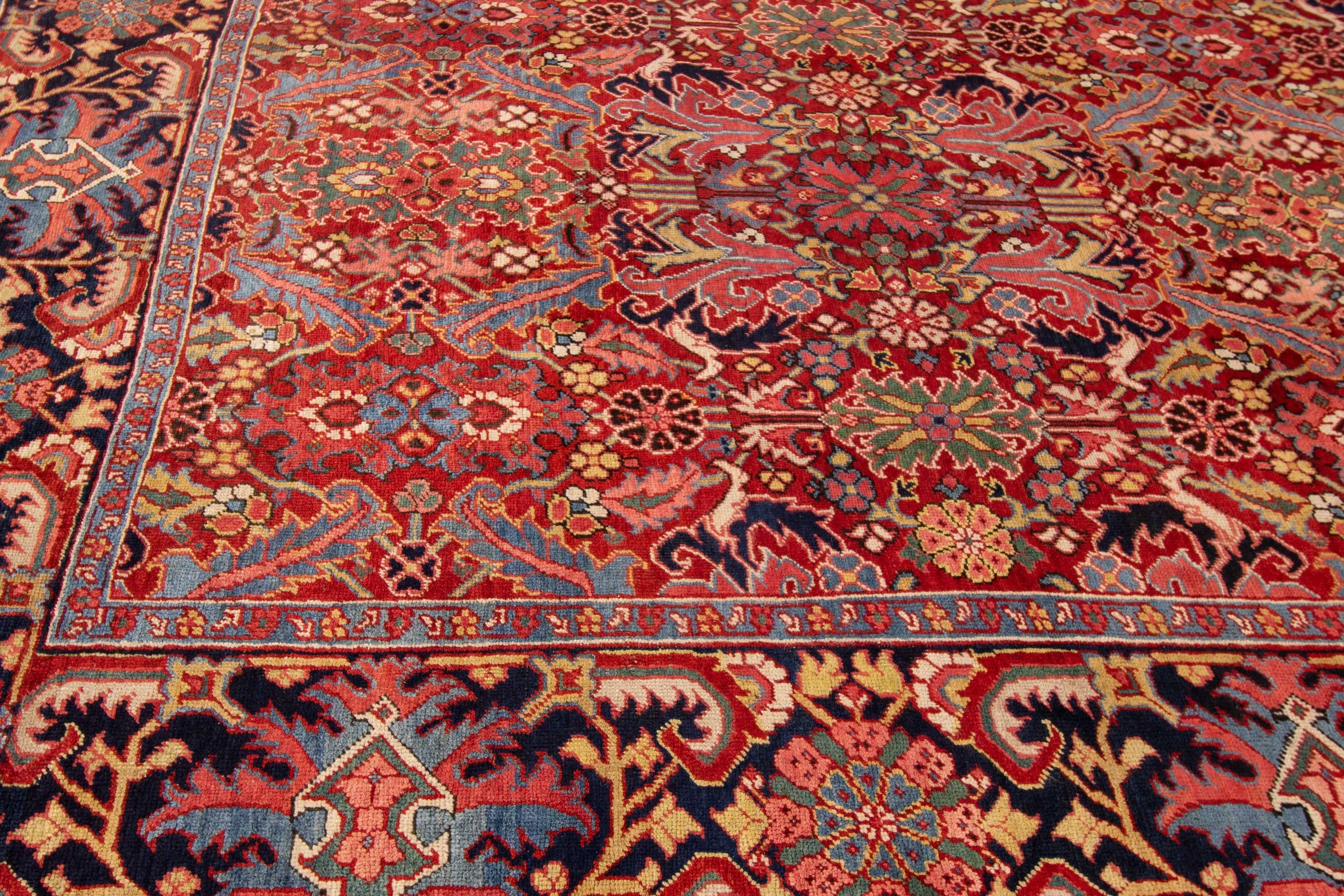 Early 20th Century Antique Persian Fine Heriz Wool Rug For Sale 3