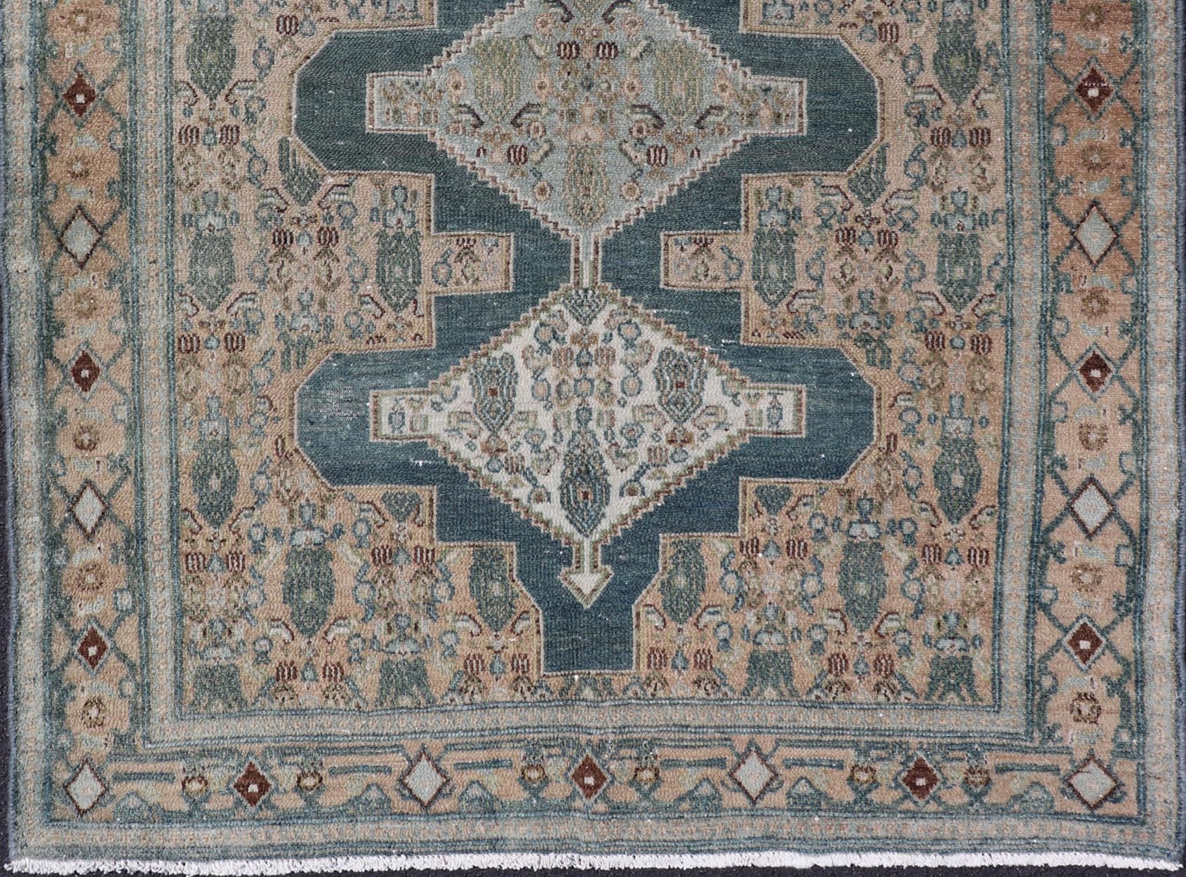 Ancien tapis persan fine Senneh avec médaillons 3'10 x 5'1 Bon état - En vente à Atlanta, GA