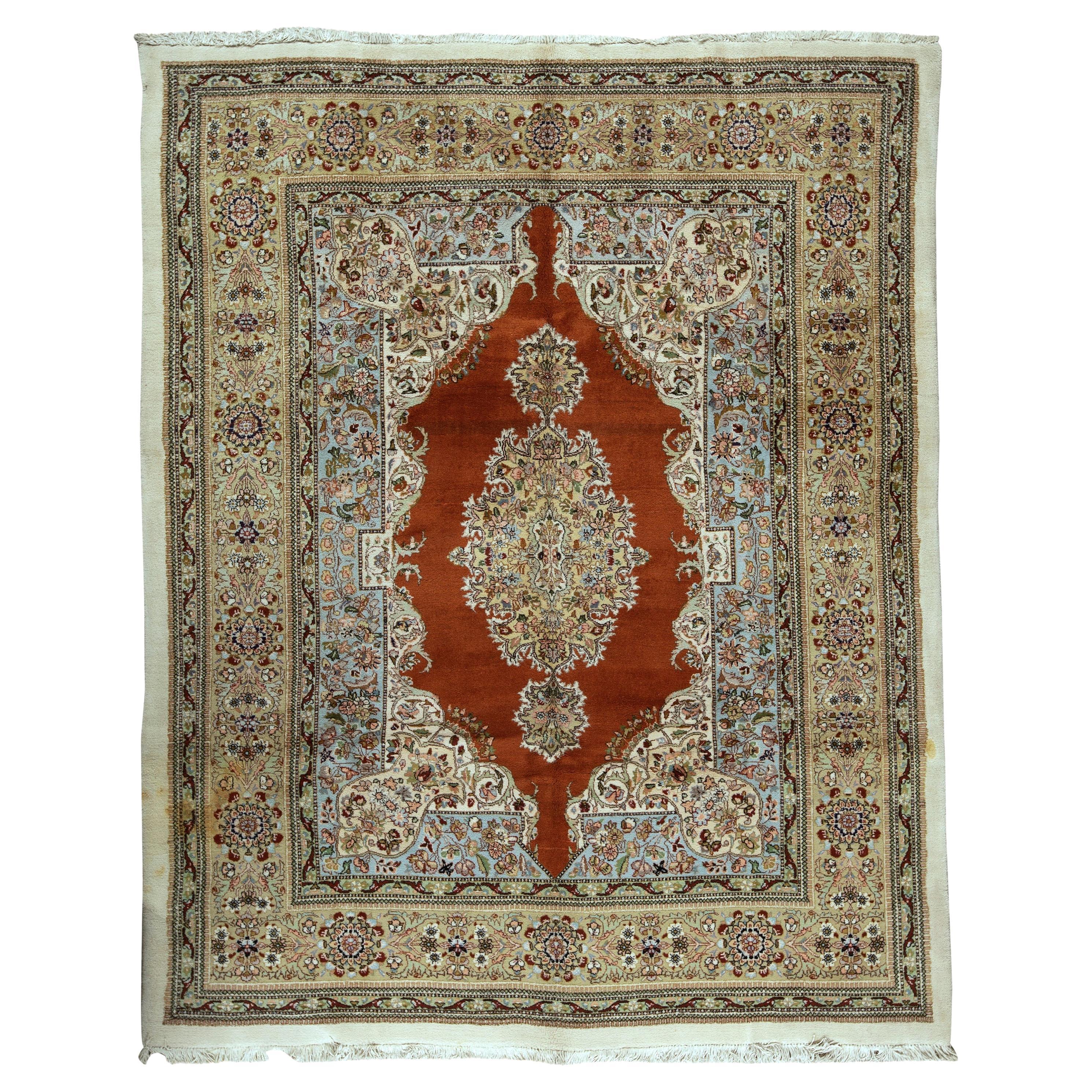 Antiker persischer, feiner, traditioneller, handgewebter Teppich aus luxuriöser Wolle in Rost / Beige