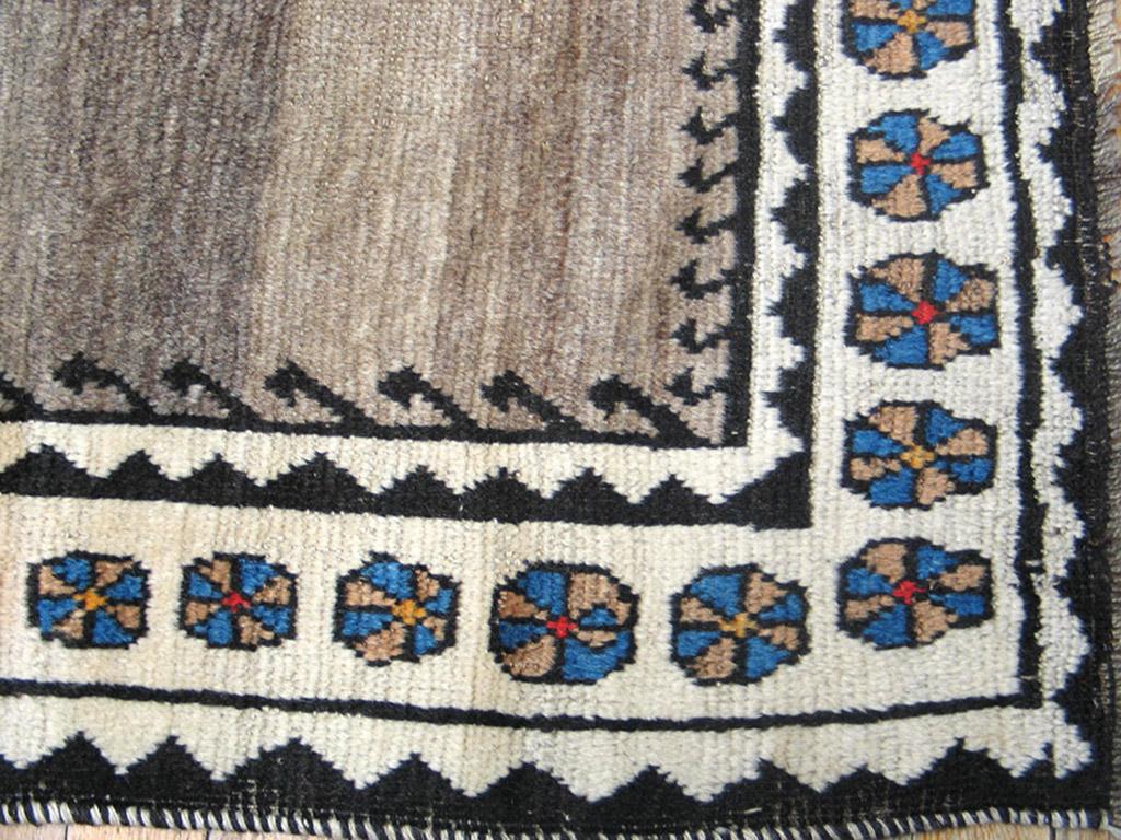 Alfombra persa Gabbeh de principios del siglo XX ( 5' x 7' - 152 x 213 ) Persa en venta