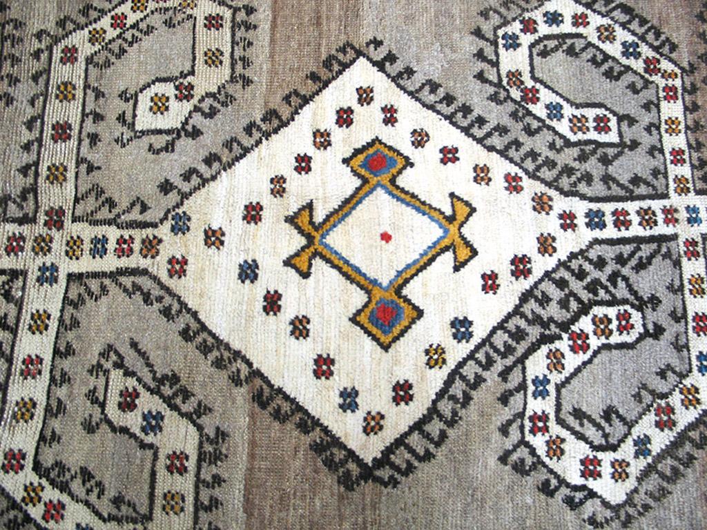 Hand-Knotted Early 20th Century S. Persian Gabbeh Carpet ( 5' x 7' - 152 x 213 ) For Sale