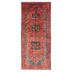 Antiker persischer Galerie-Bidjar-Teppich mit Stammesmedaillons und geometrischen Motiven