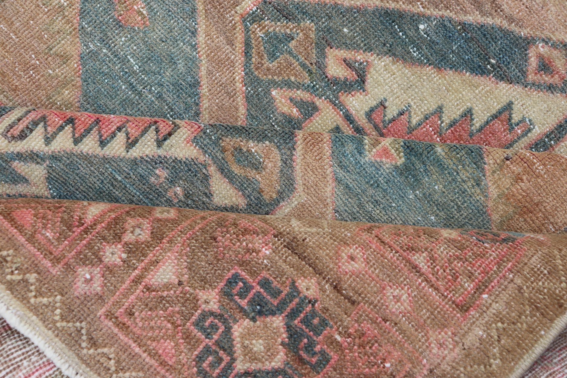 Antiker persischer Galerie-Hamadan-Teppich von Keivan Woven Arts im Angebot 2