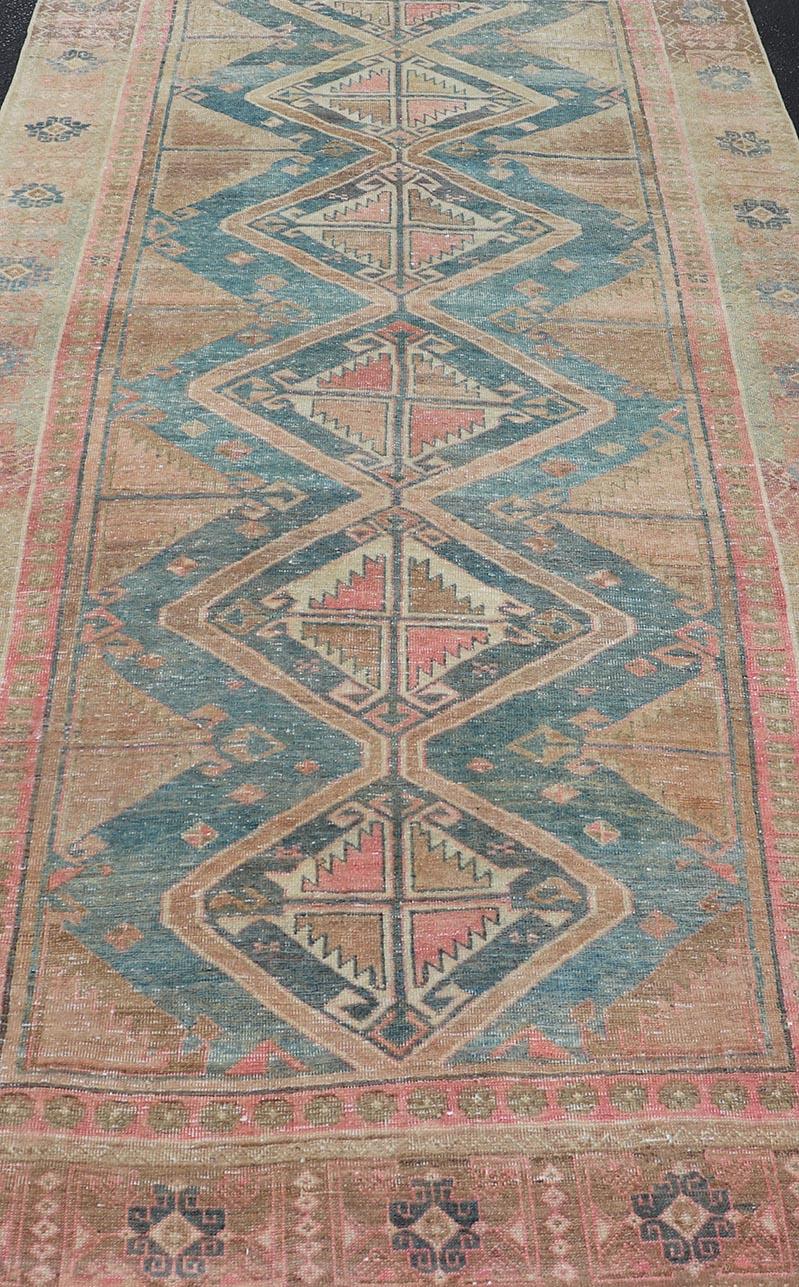 Antiker persischer Galerie-Hamadan-Teppich von Keivan Woven Arts im Angebot 3