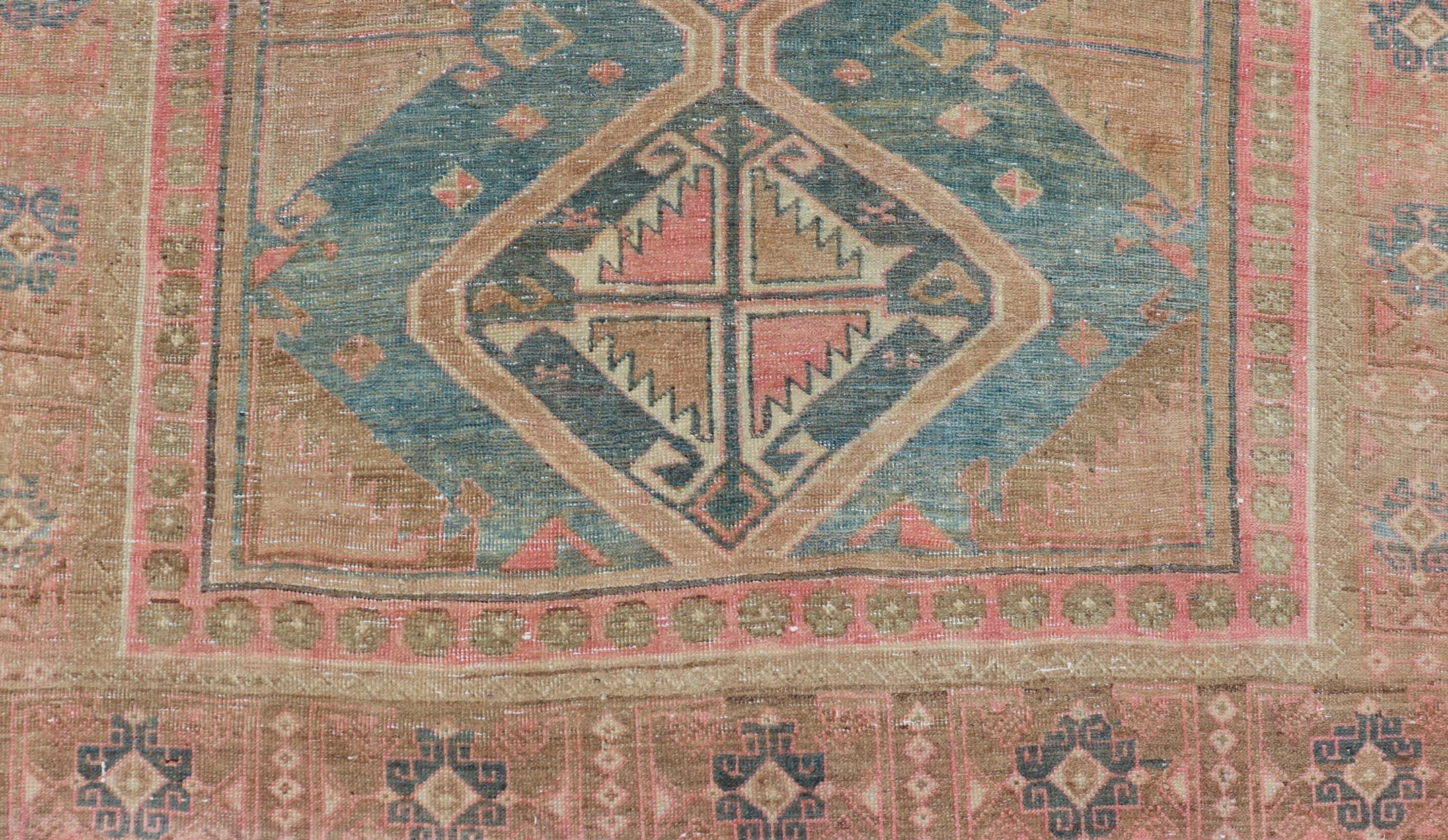 Antiker persischer Galerie-Hamadan-Teppich von Keivan Woven Arts (Persisch) im Angebot