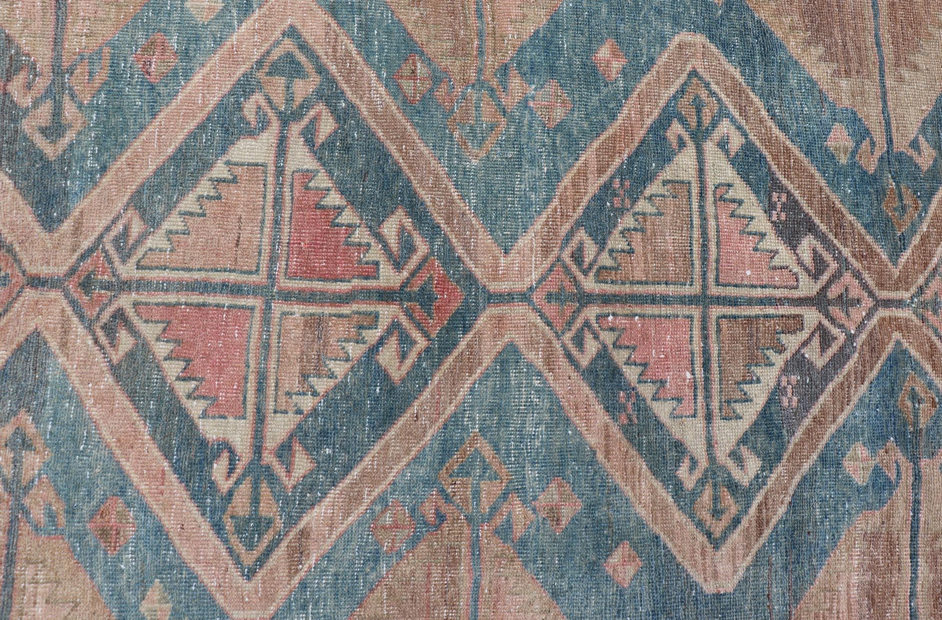 Antiker persischer Galerie-Hamadan-Teppich von Keivan Woven Arts (Handgeknüpft) im Angebot