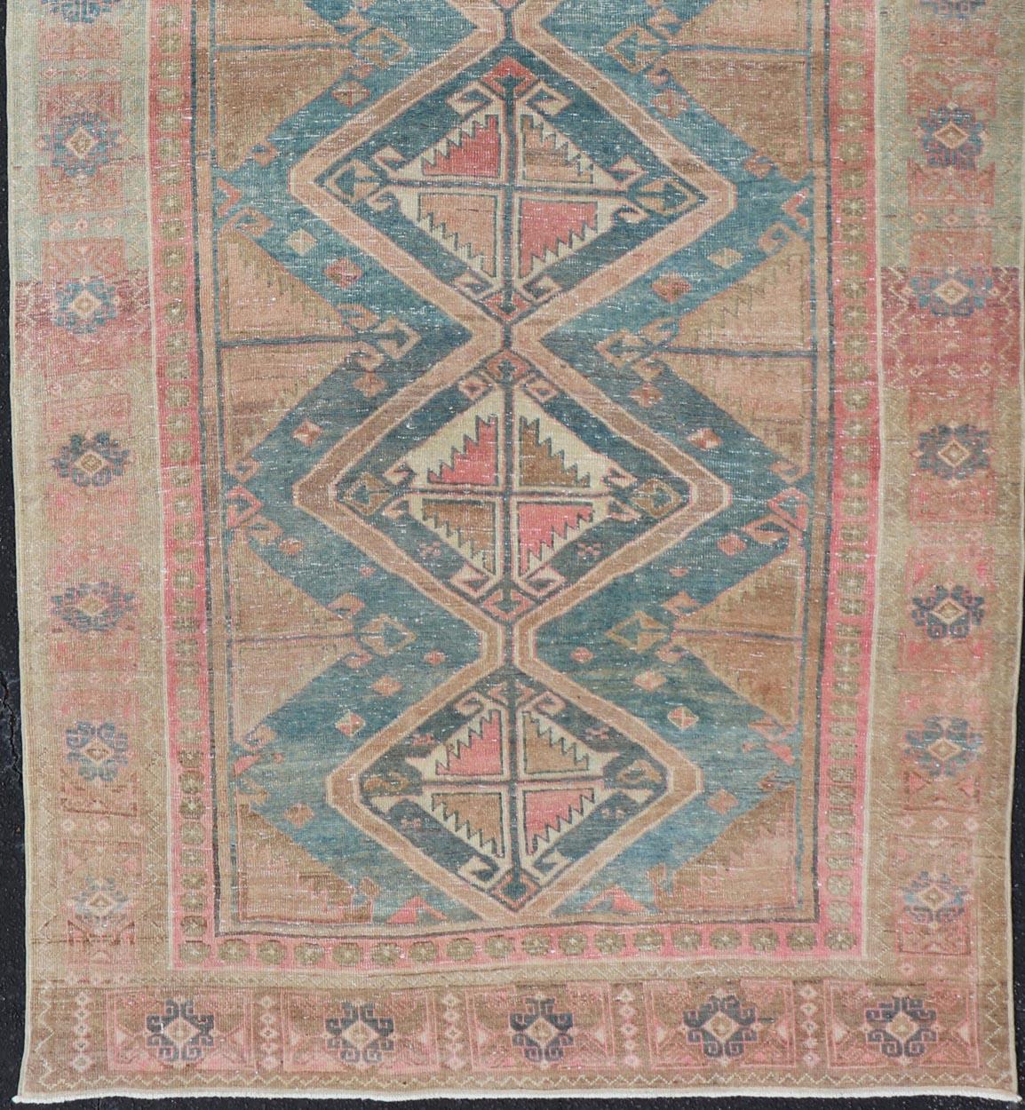 Antiker persischer Galerie-Hamadan-Teppich von Keivan Woven Arts (Wolle) im Angebot
