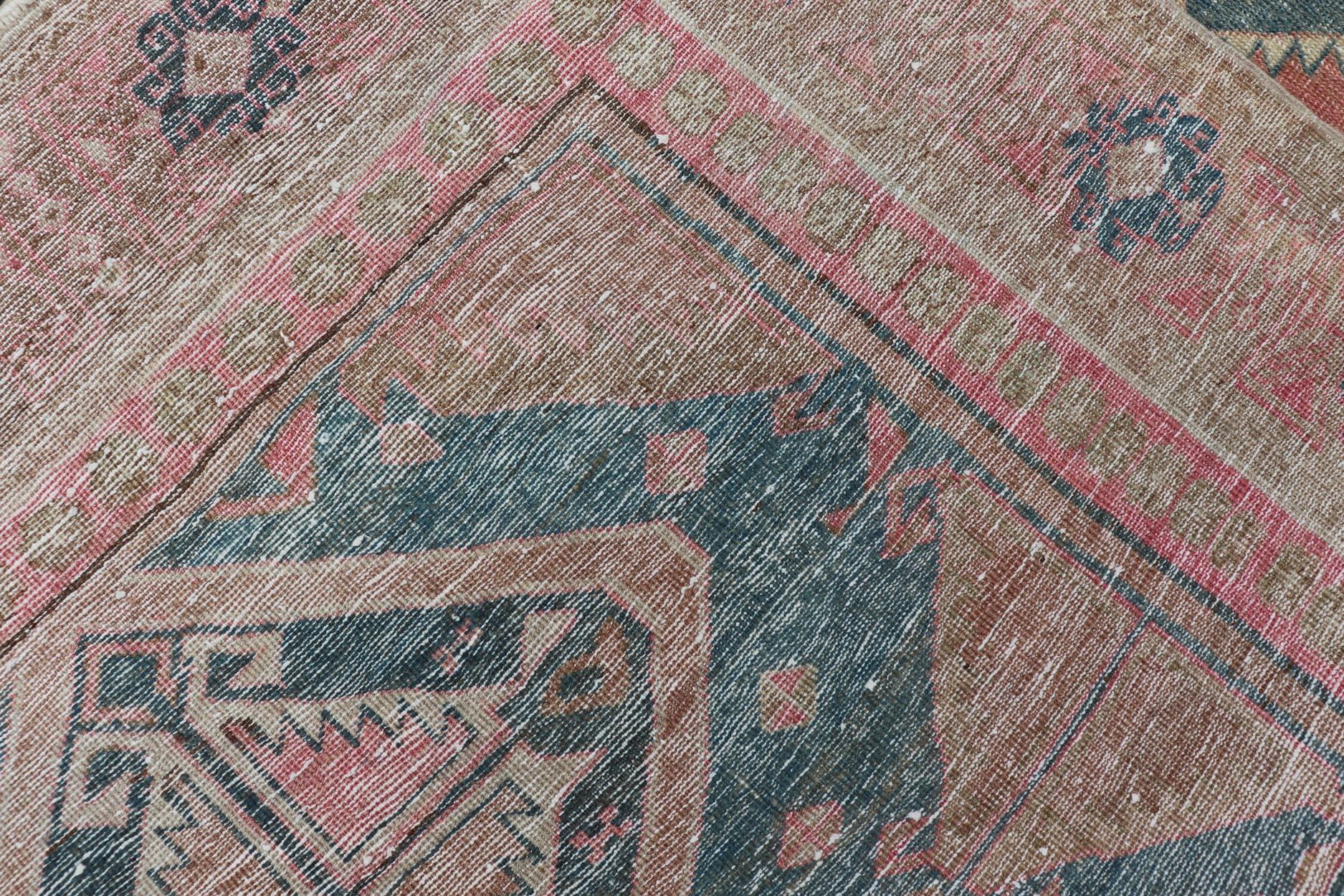 Antiker persischer Galerie-Hamadan-Teppich von Keivan Woven Arts im Angebot 1