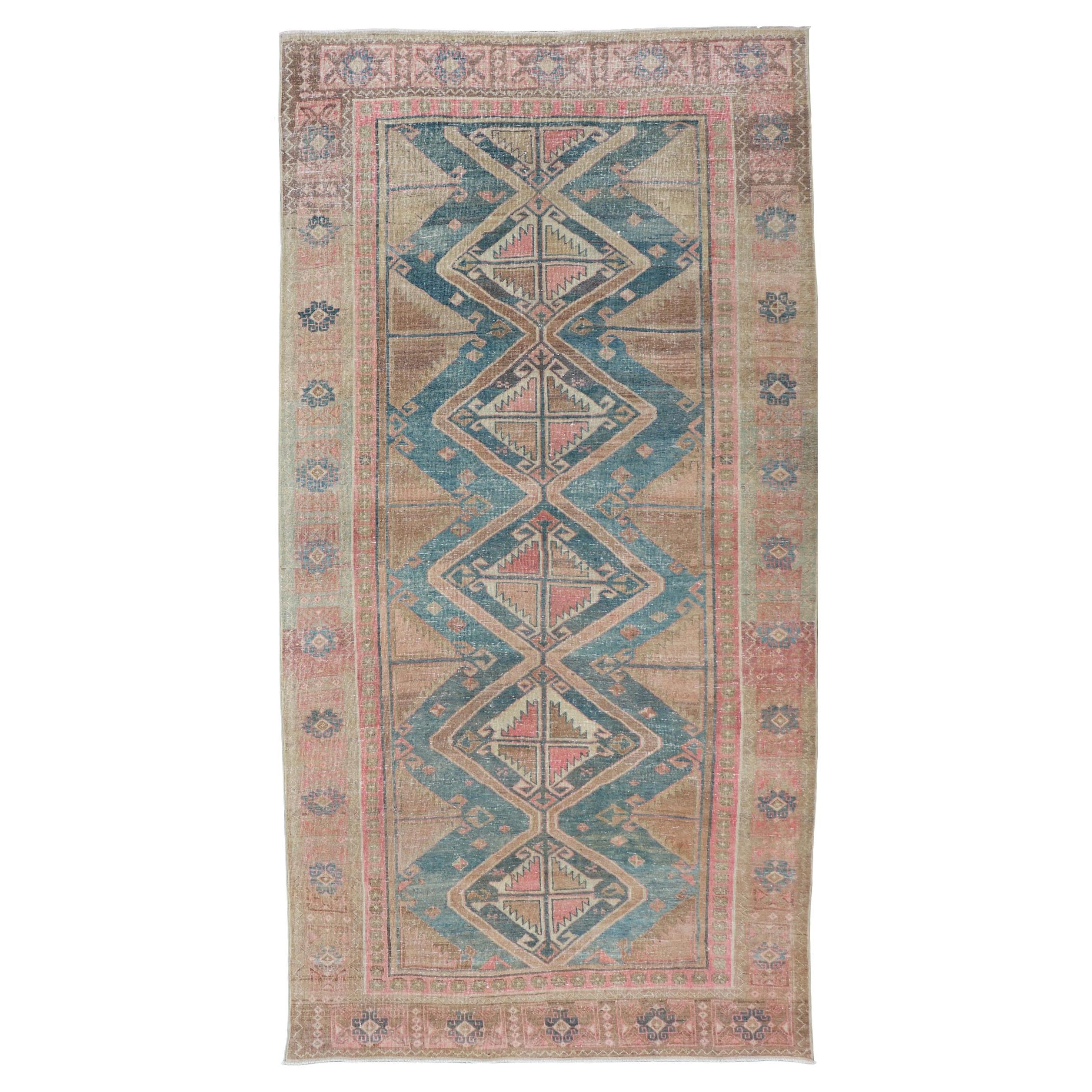 Antiker persischer Galerie-Hamadan-Teppich von Keivan Woven Arts im Angebot