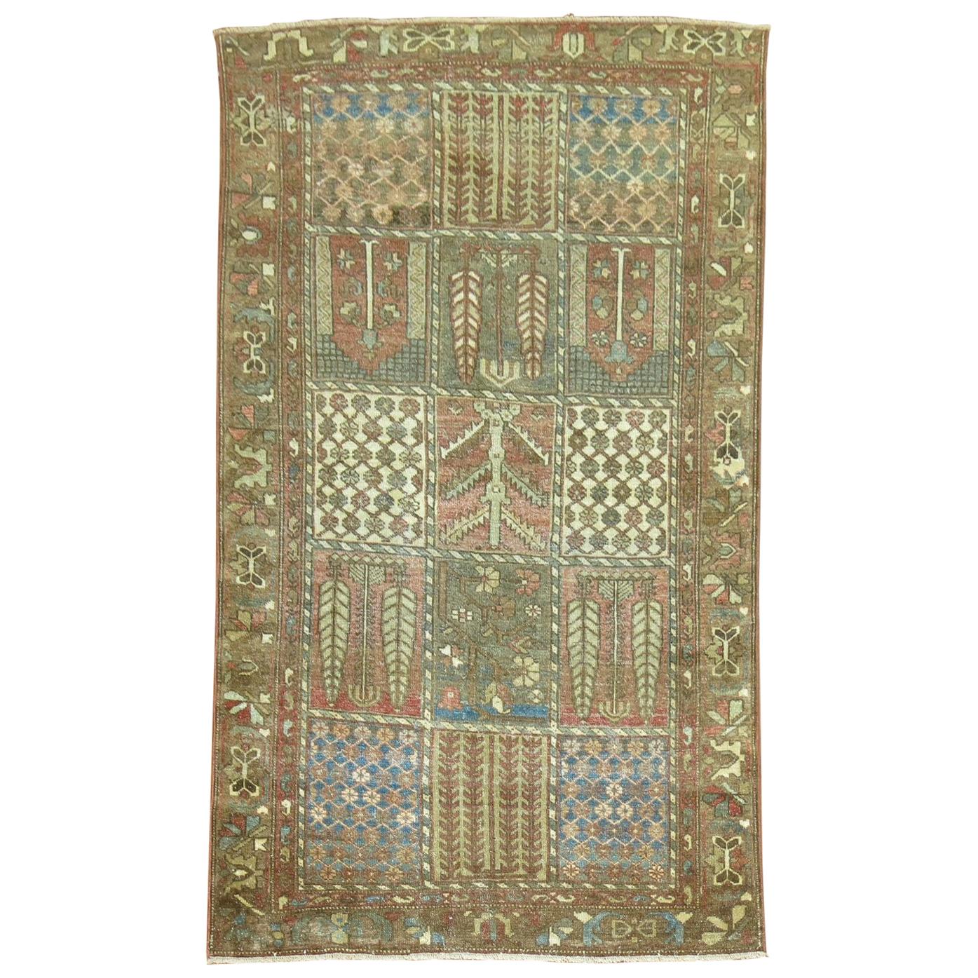 Antiker antiker Bakhtiari-Teppich im persischen Gartendesign