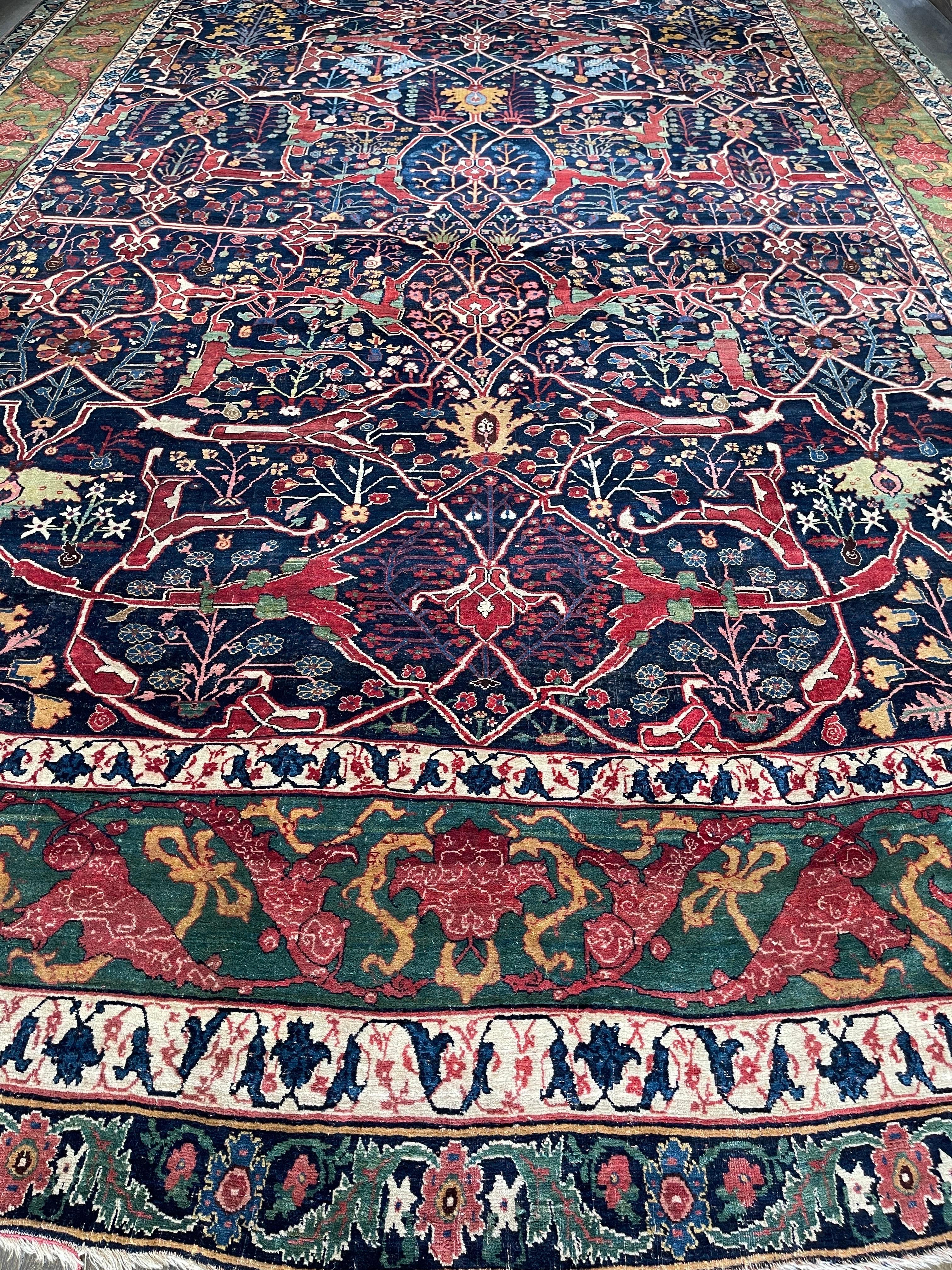Antiker persischer Garrus Bidjar um 1880 (Persisch) im Angebot