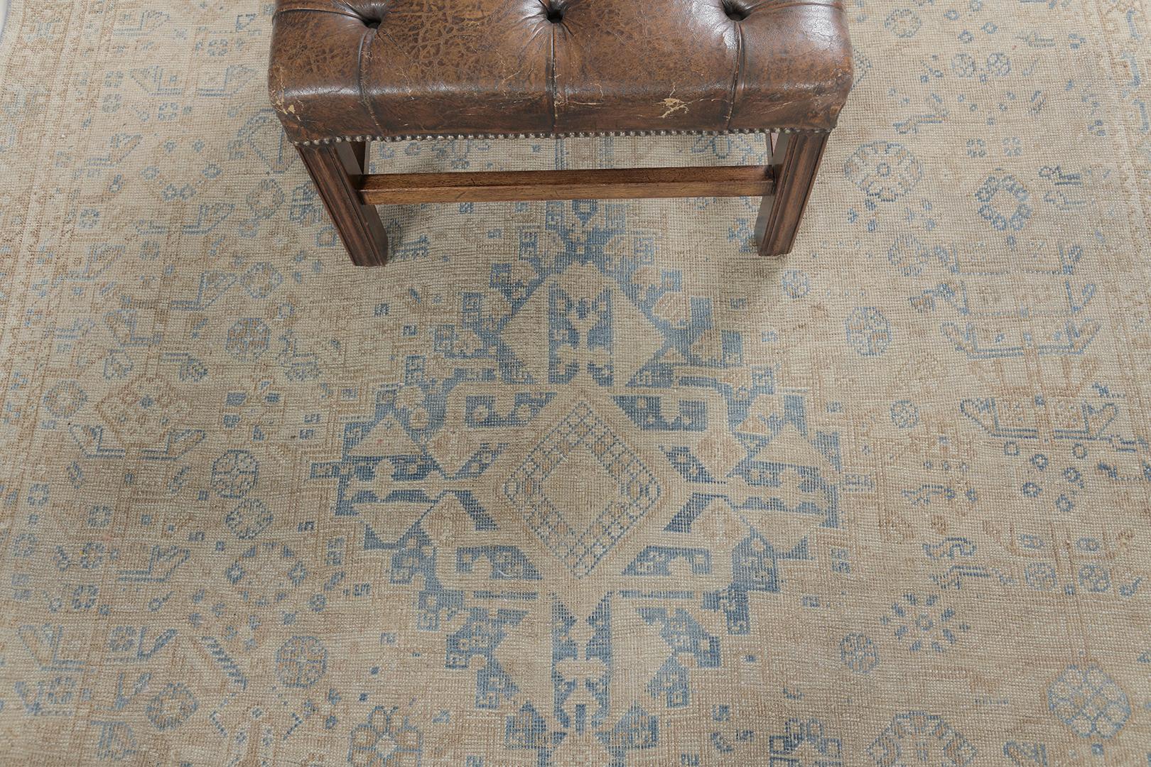 Antique Persian Ghashgaie by Mehraban Rugs In Good Condition For Sale In WEST HOLLYWOOD, CA