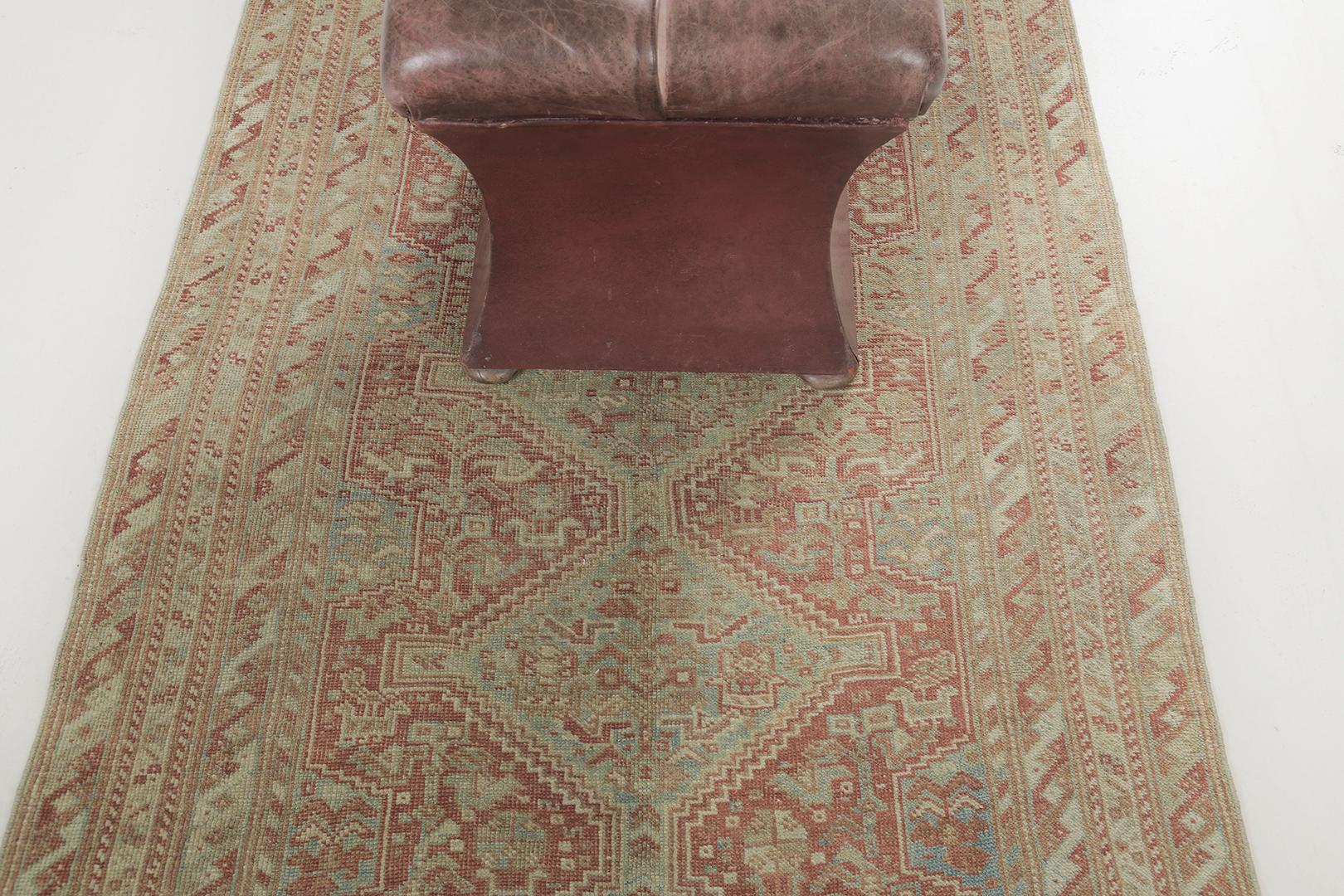 Antique Persian Ghashgaie In Good Condition For Sale In WEST HOLLYWOOD, CA