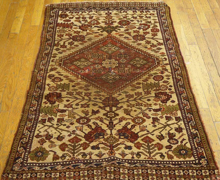 Antique Persian Ghashgaie rug. Size: 2'9