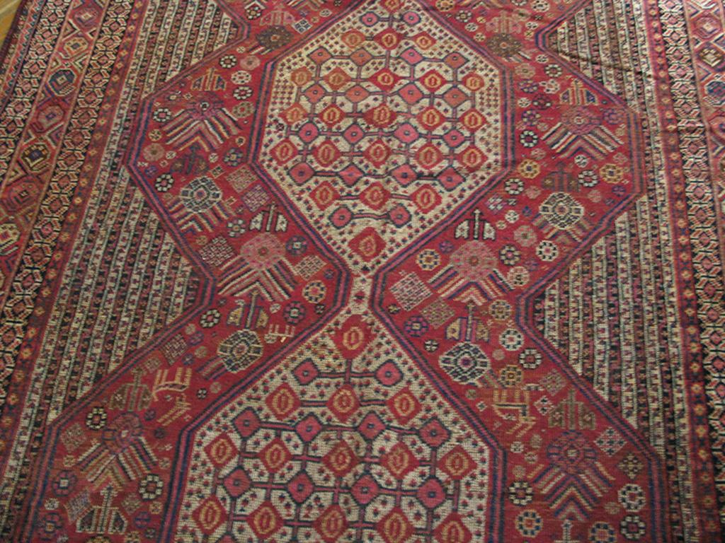 Early 20th Century Antique Persian Ghashgaie Rug For Sale