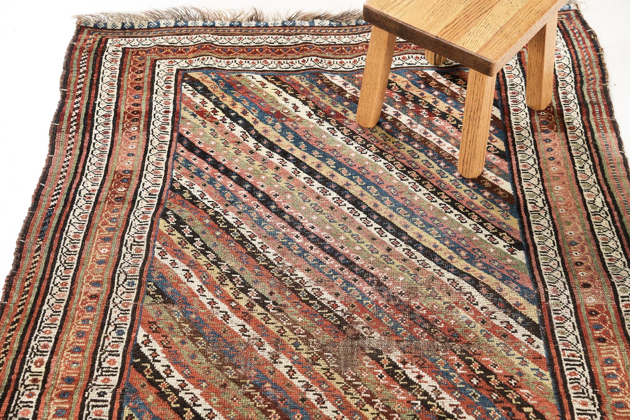 Antique Persian Ghashgaie Rug In Good Condition For Sale In WEST HOLLYWOOD, CA