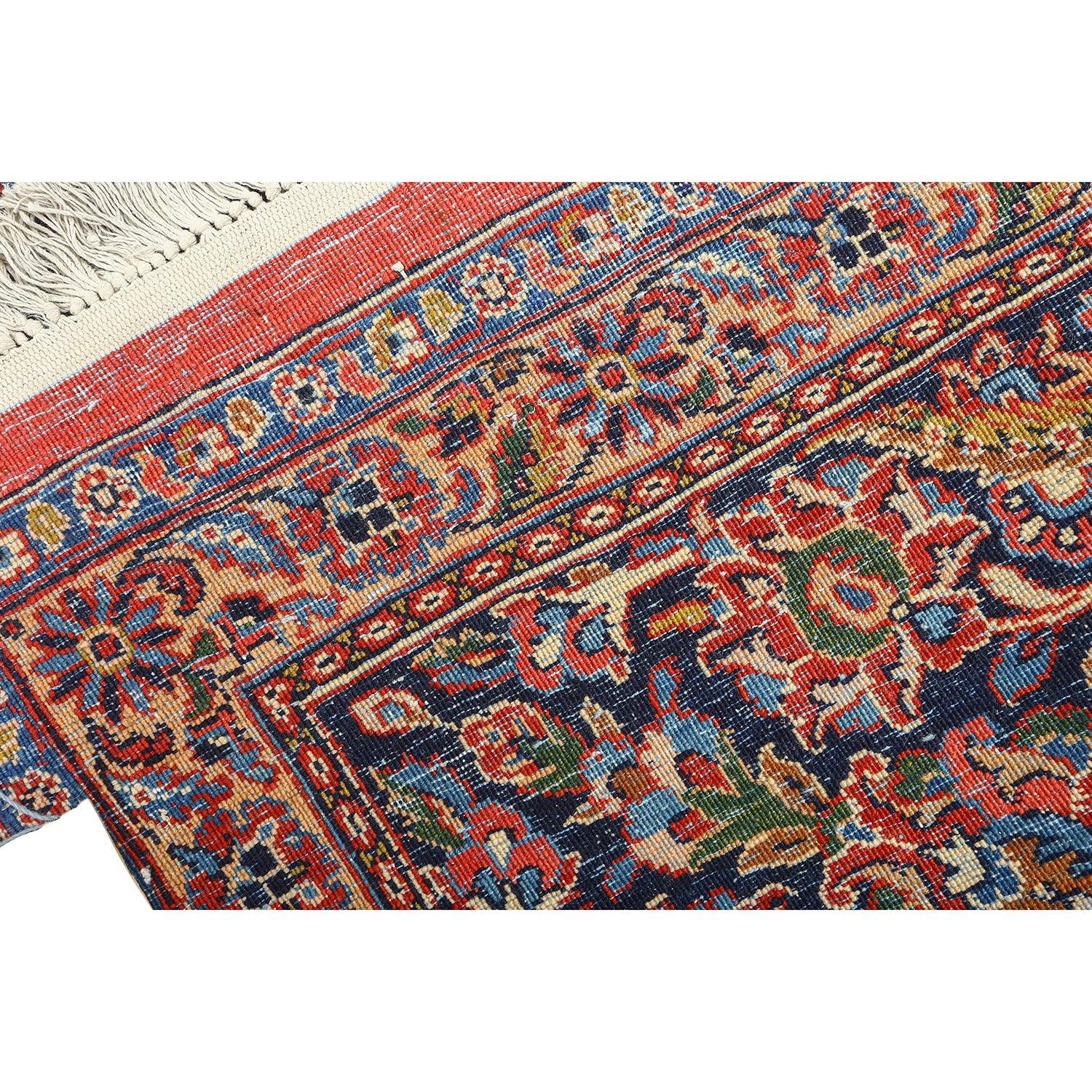 Tappeto antico Ghazvin in kork e cotone 13'7 X 9'10
 
 I tappeti Ghazvin sono un tipo di tappeto persiano proveniente dalla città di Ghazvin, nell'Iran nord-occidentale. Conosciuti per gli intricati disegni e l'eccezionale maestria, questi tappeti