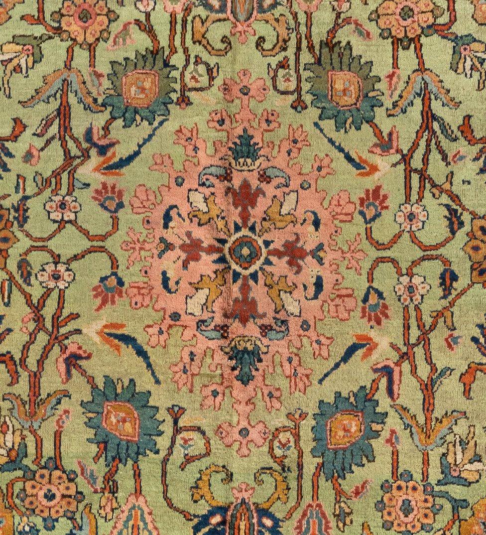 Persian Mahal carpets have made quite a name for themselves among the weaving culture, since the 19th century. The sophisticated and quirky design of these beauties is what separates them from the rest of the carpets. They’re highly decorative when