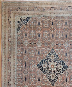 Antiker persischer Hadji Jalili Tabriz Blush Rosa und Blau Teppich, Ende 19.