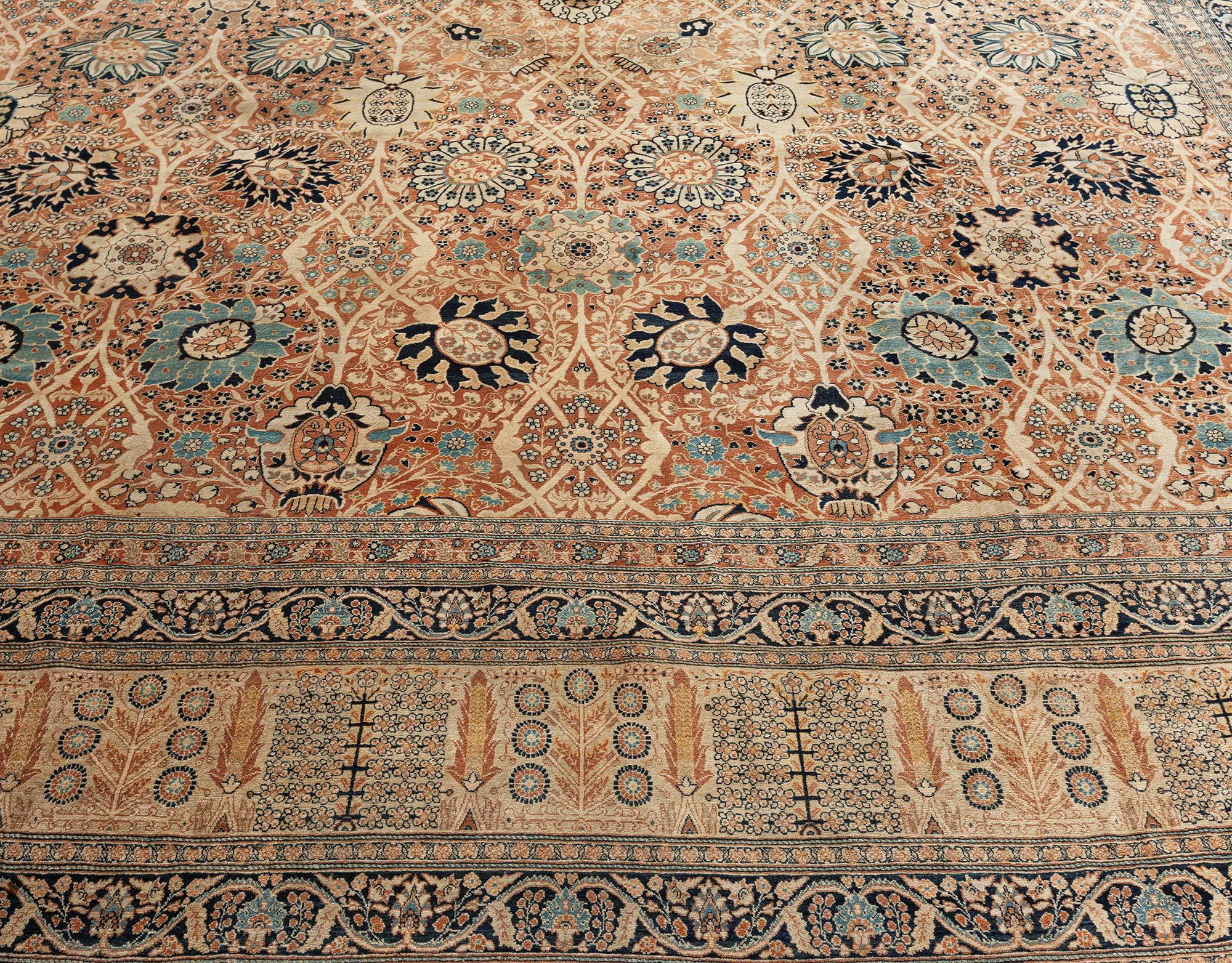 Antiker persischer Haji Jalili-Tabriz-Teppich aus Täbris (Handgeknüpft) im Angebot