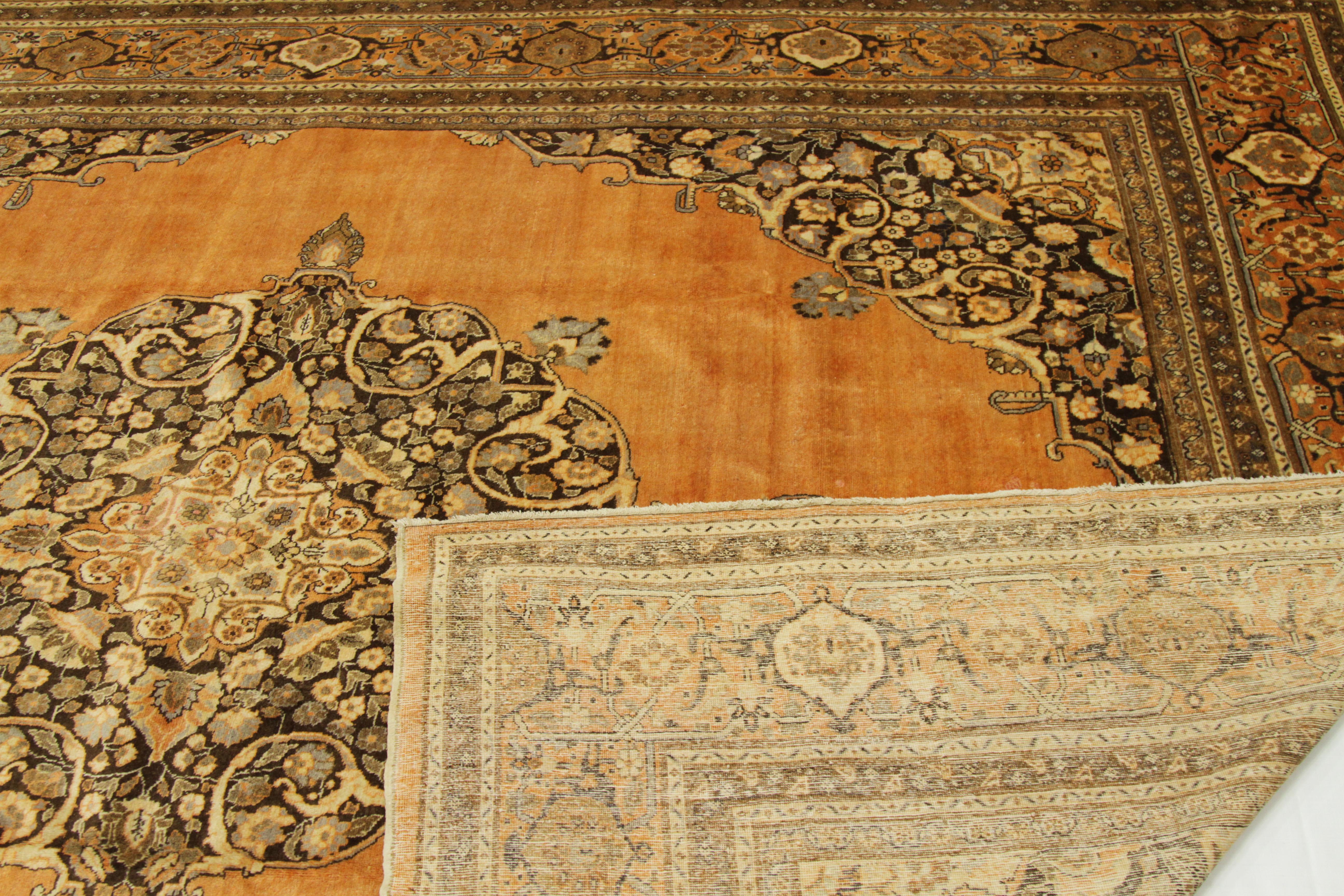 Antique Persian Hajjalili Rug with Central Medallion and Floral Art, circa 1910s For Sale 1