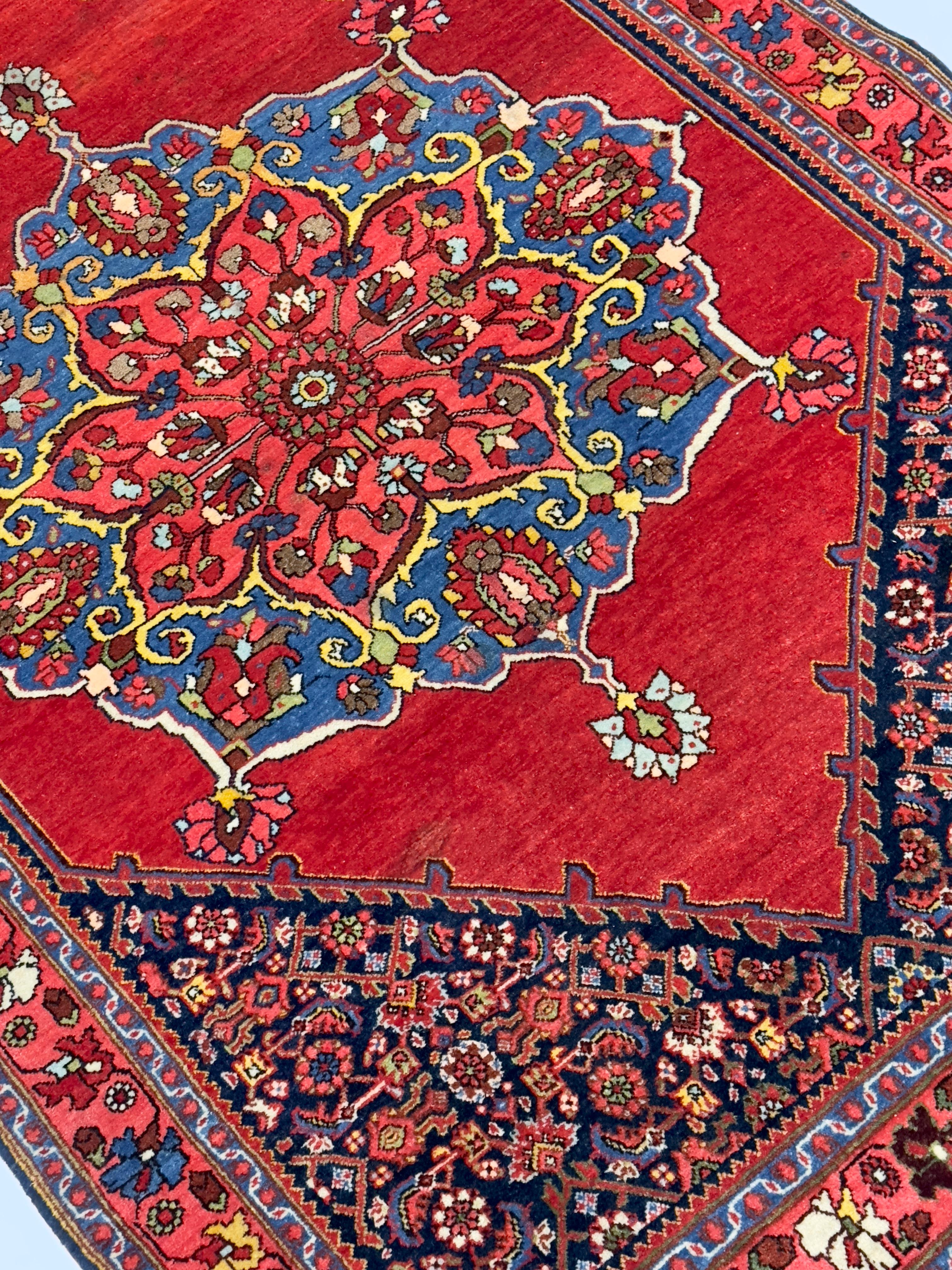 Antiker persischer Halva-Bidjar-Teppich 3'7